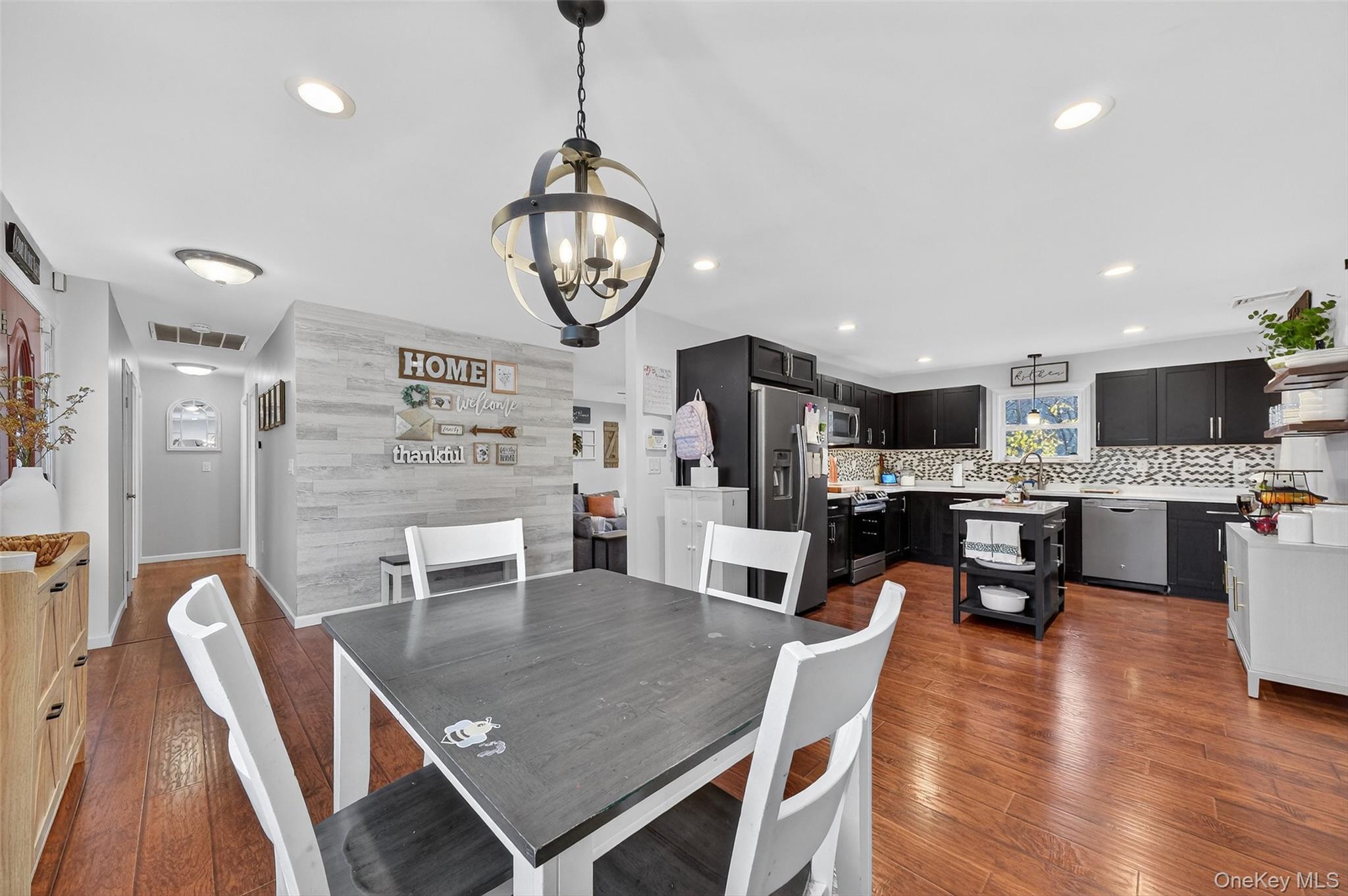 8 Ridge Road, Wallkill, NY 12589