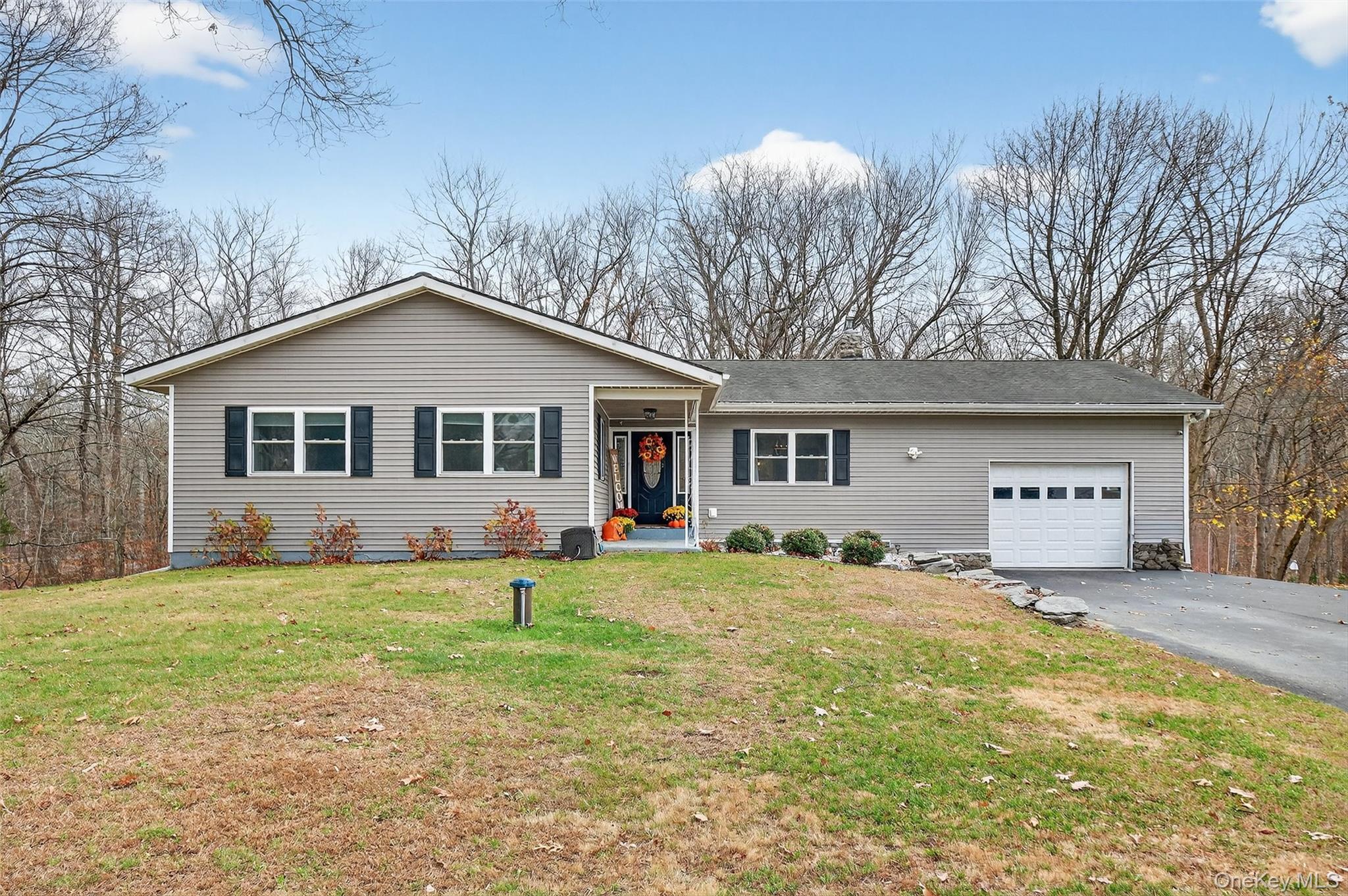 8 Ridge Road, Wallkill, NY 12589