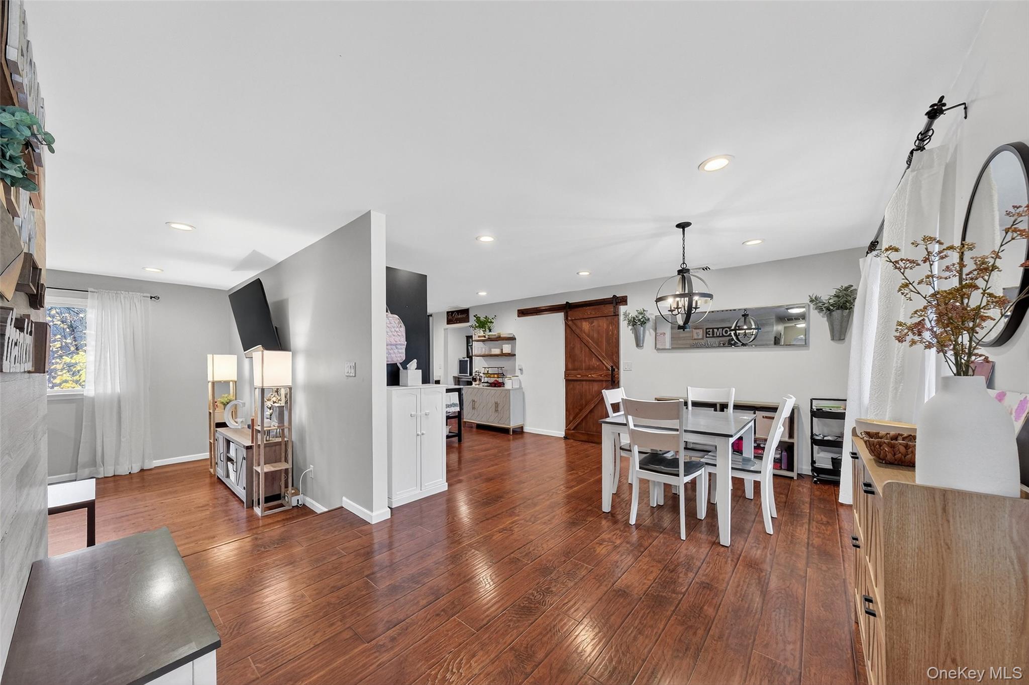 8 Ridge Road, Wallkill, NY 12589