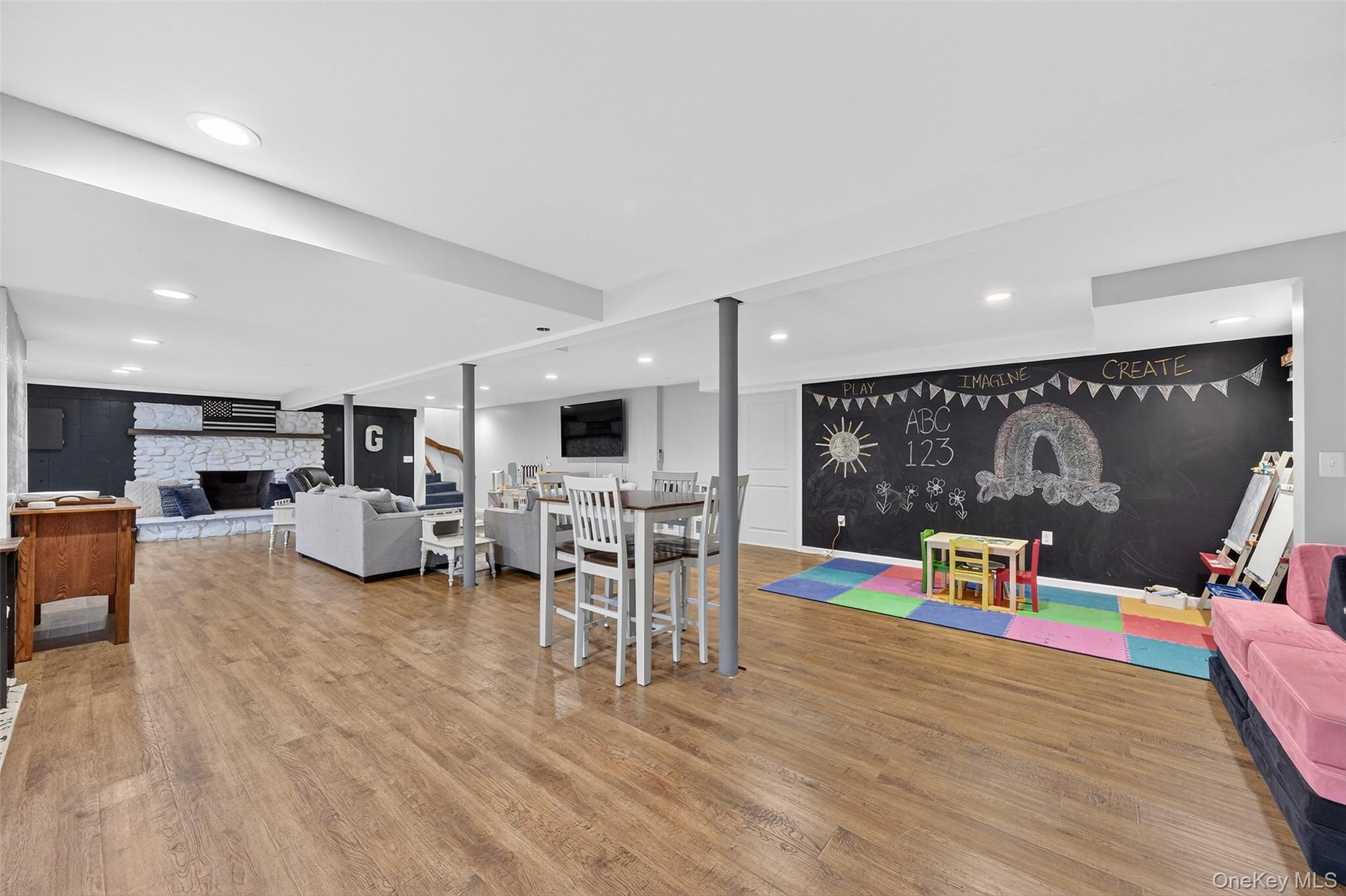 8 Ridge Road, Wallkill, NY 12589