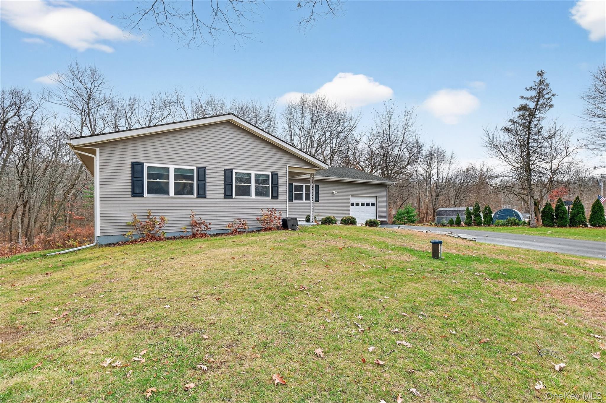 8 Ridge Road, Wallkill, NY 12589