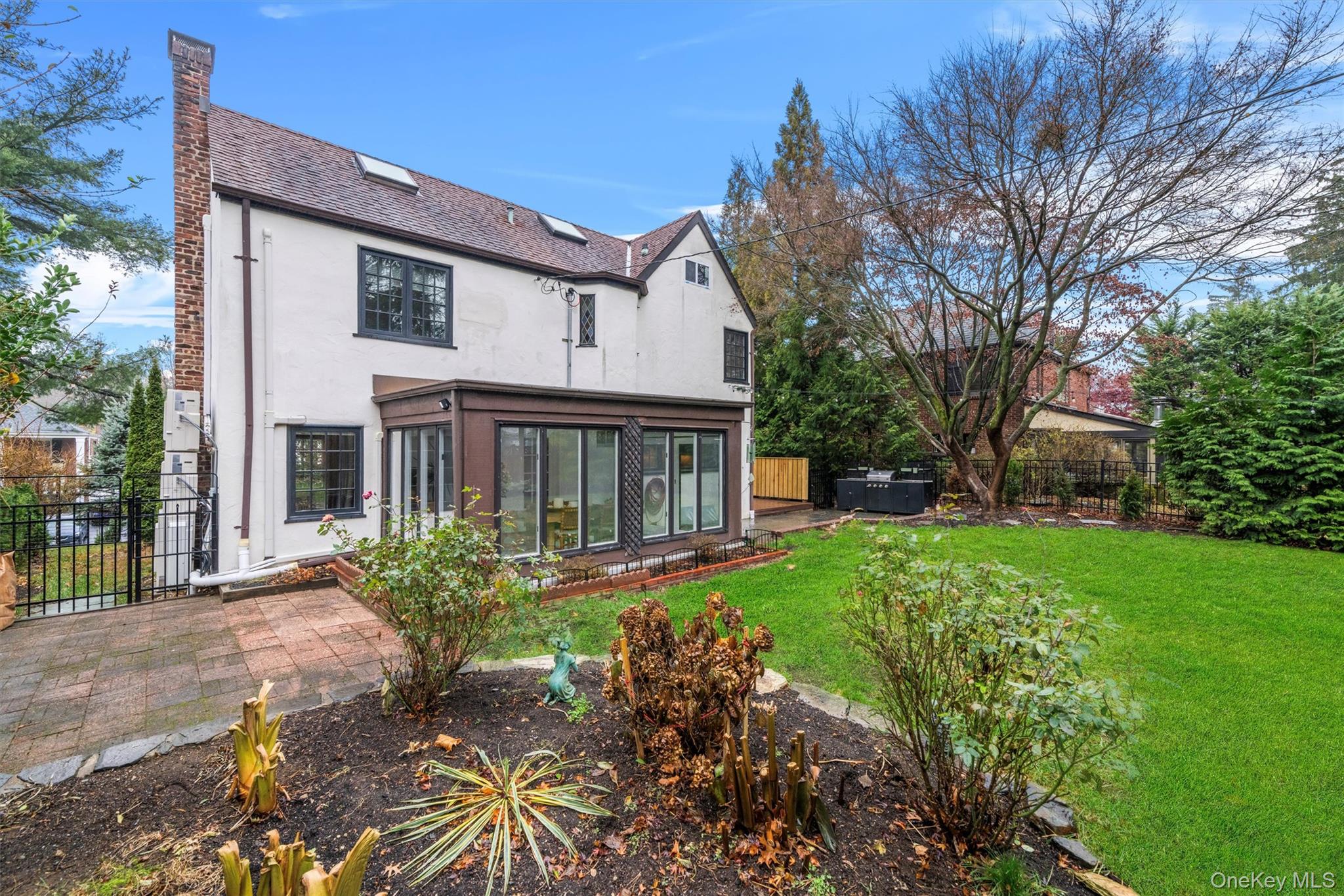 20 Whistler Road, Scarsdale, NY 10583