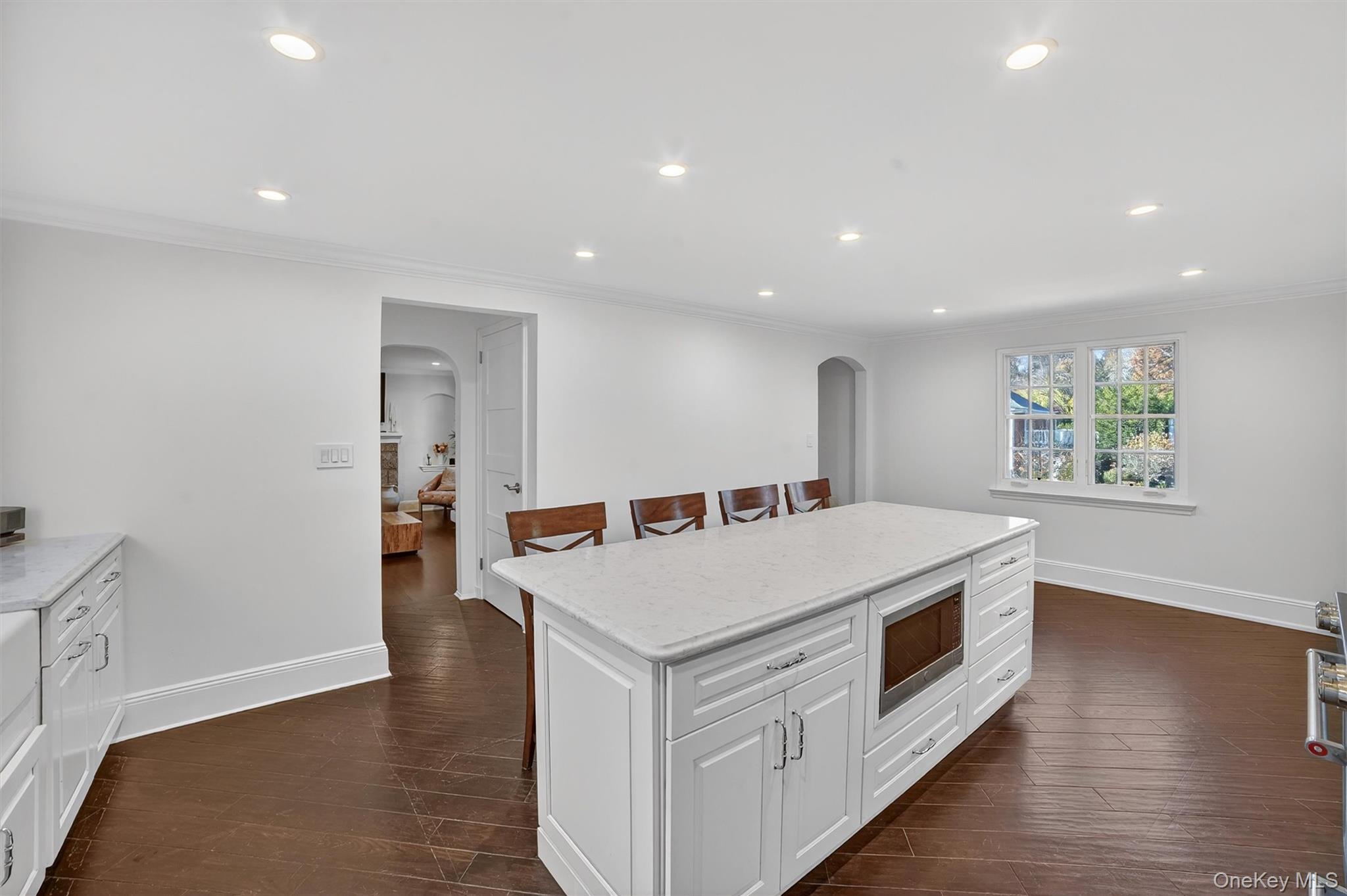 20 Whistler Road, Scarsdale, NY 10583