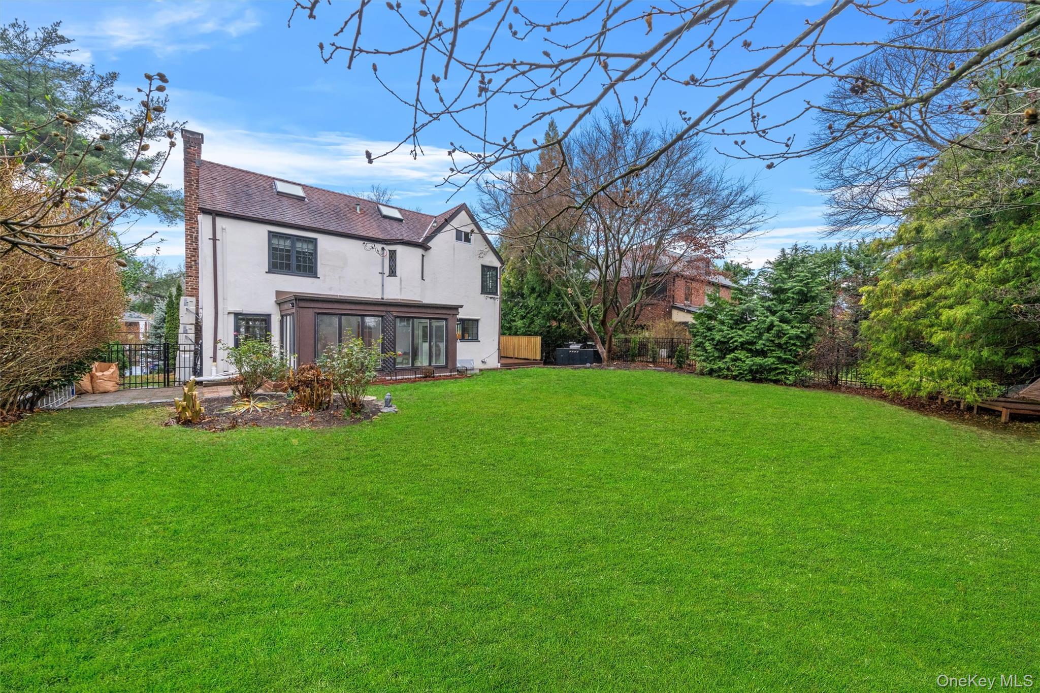 20 Whistler Road, Scarsdale, NY 10583