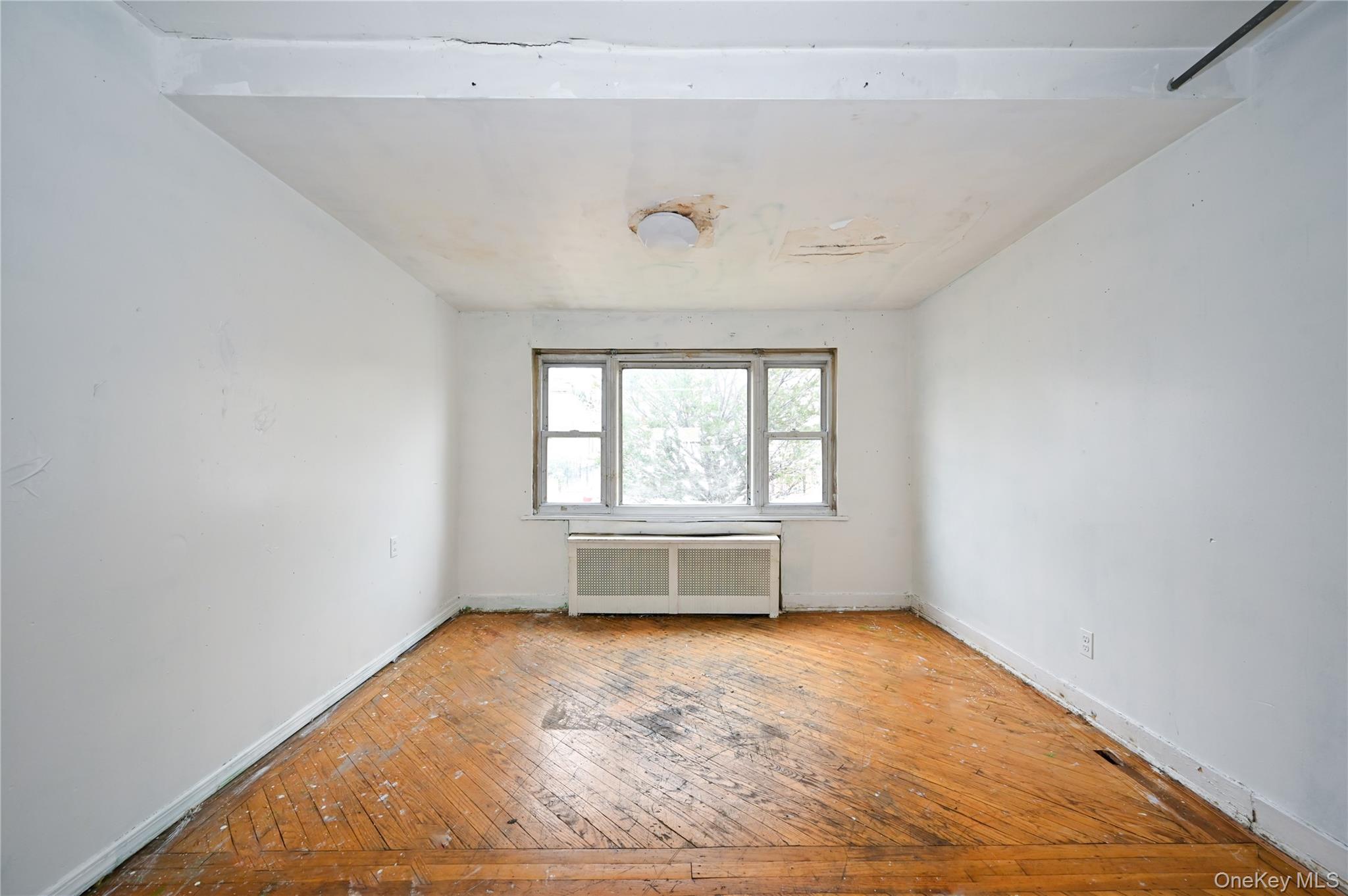 94-28 209th Street, Queens Village, NY 11428