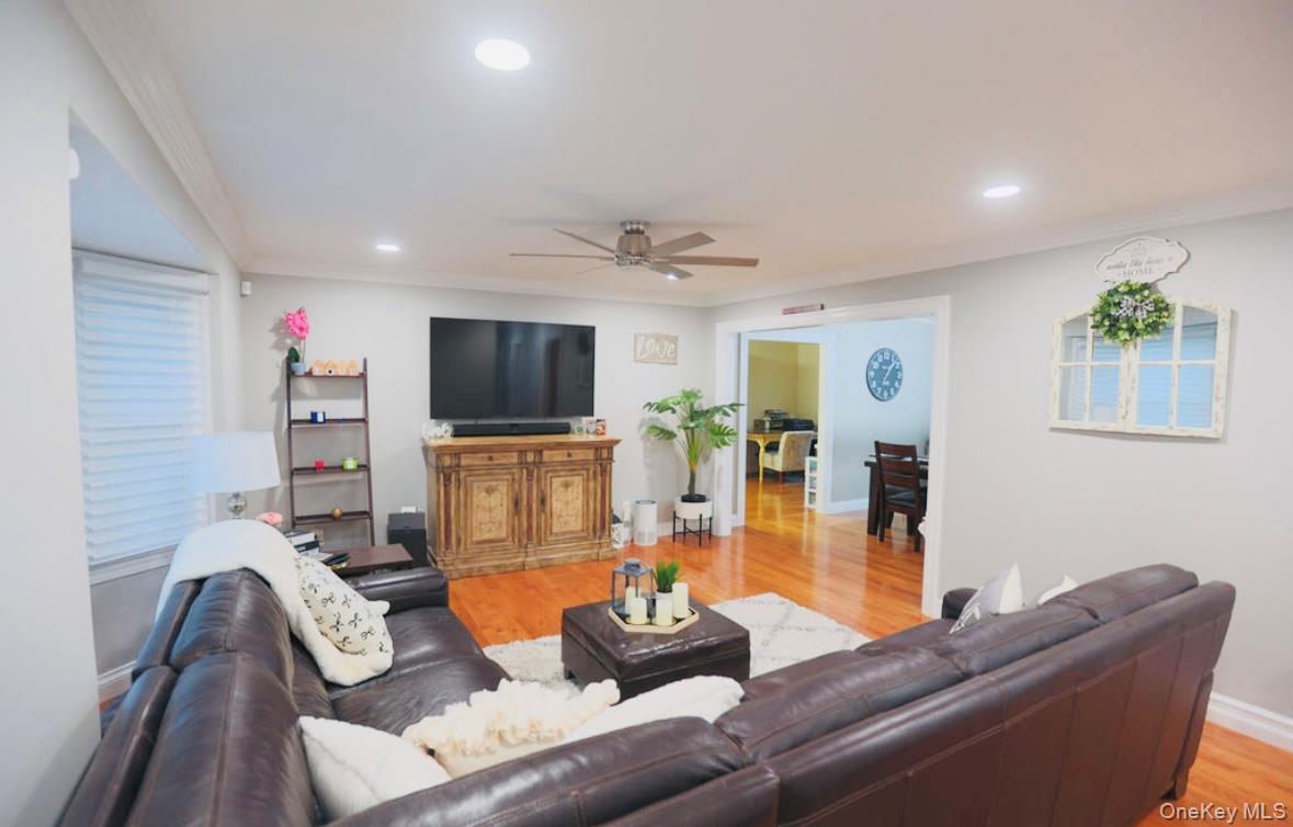 407 Tree Road, South Setauket, NY 11720