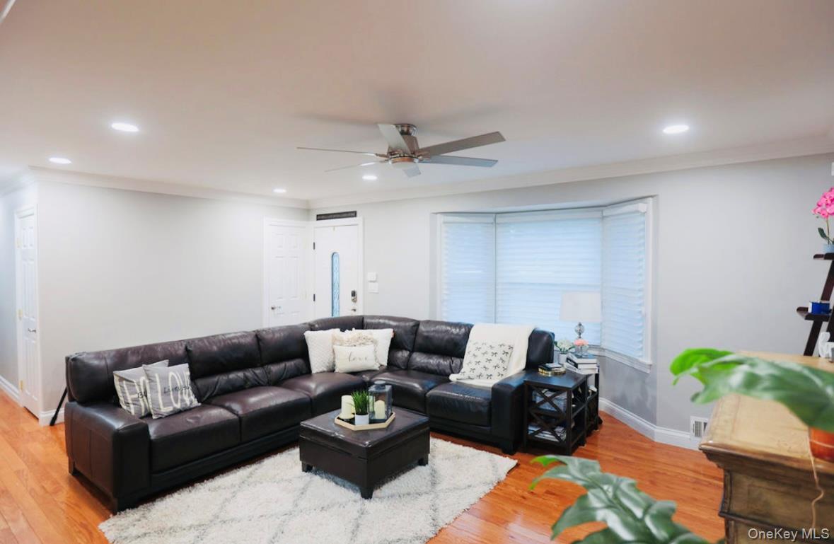 407 Tree Road, South Setauket, NY 11720