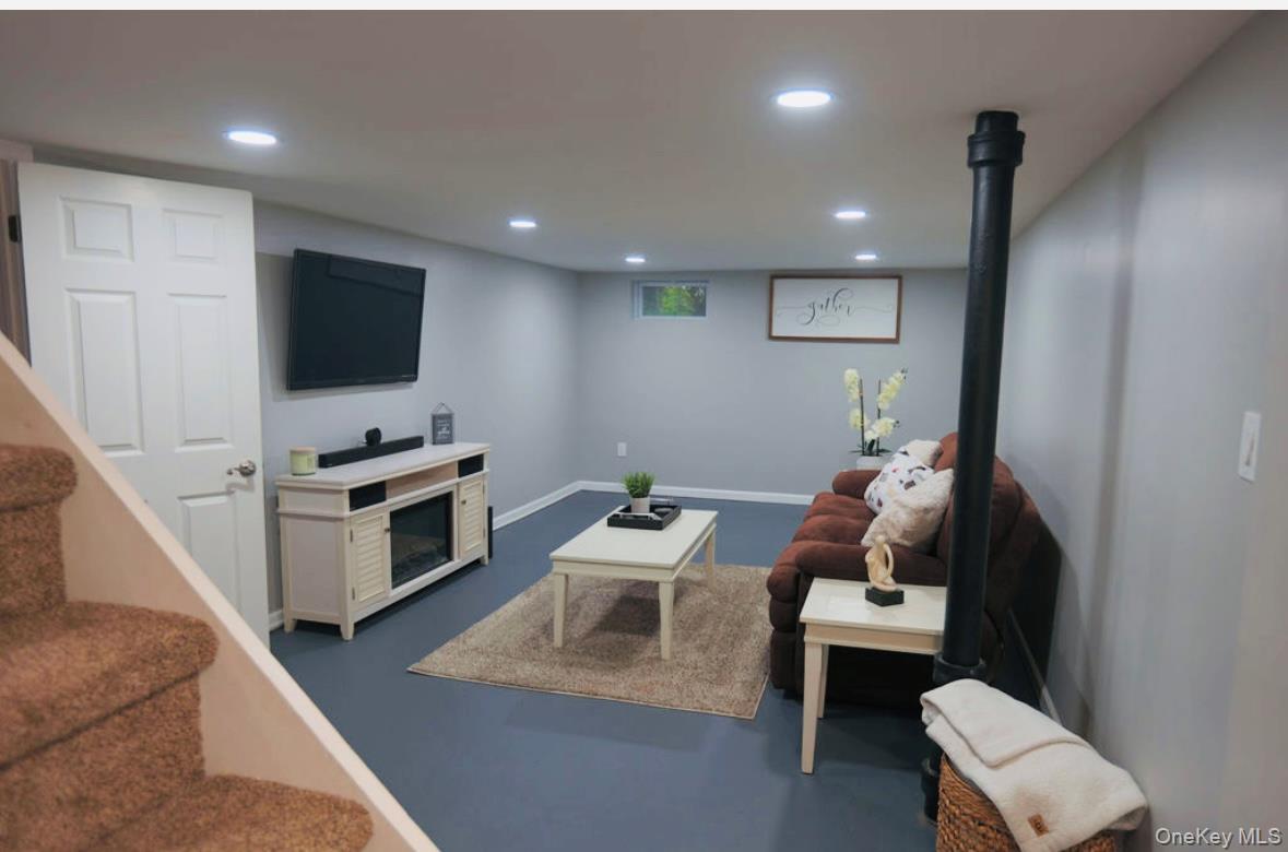 407 Tree Road, South Setauket, NY 11720