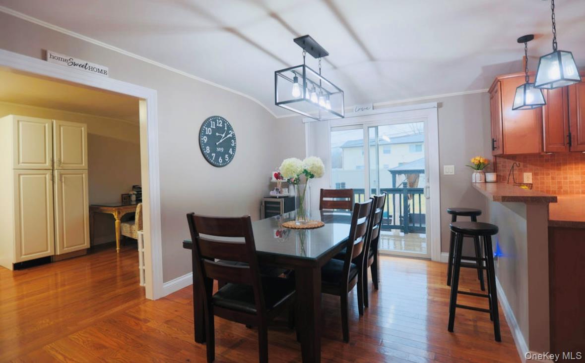 407 Tree Road, South Setauket, NY 11720