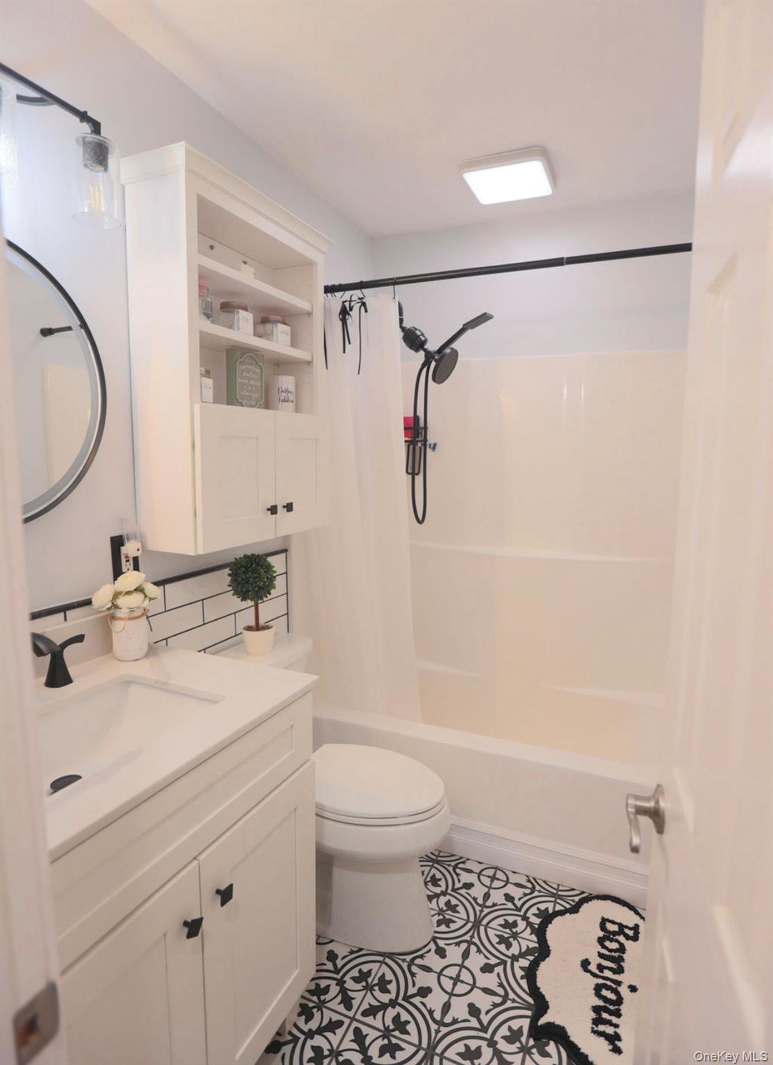 407 Tree Road, South Setauket, NY 11720