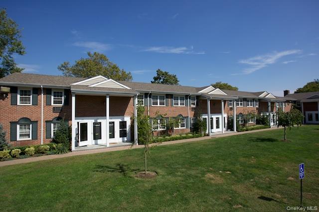 80 S Clinton Avenue # 2A, Bay Shore, NY 11706