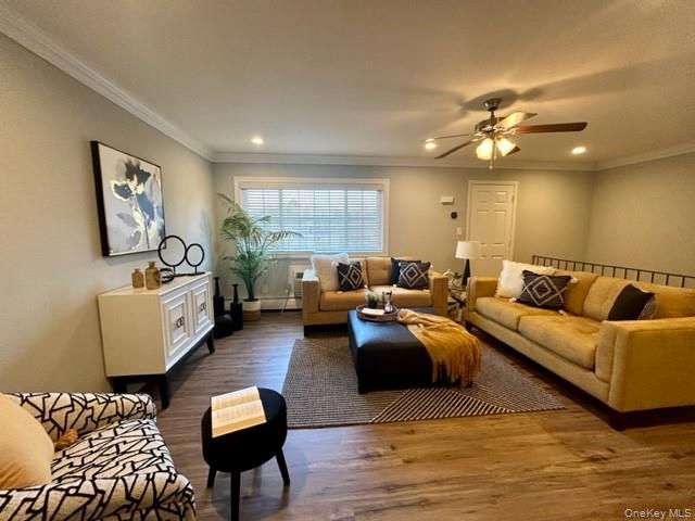 475 Little East Neck Road # L467, West Babylon, NY 11704