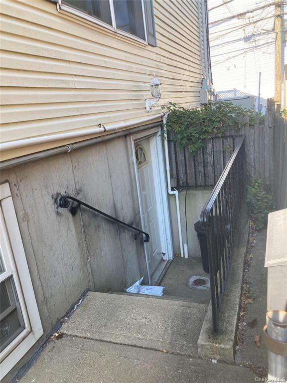 611 Park ave # Lower Level 5 steps down, Long Beach, NY 11561