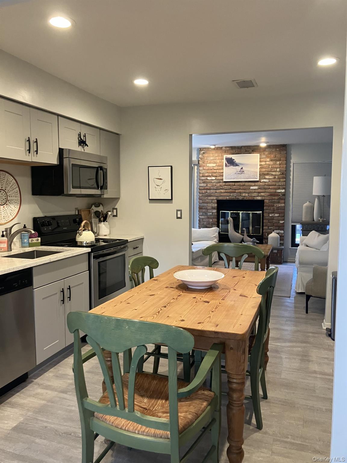 50 Hubbard Lane # 14, Southampton, NY 11968