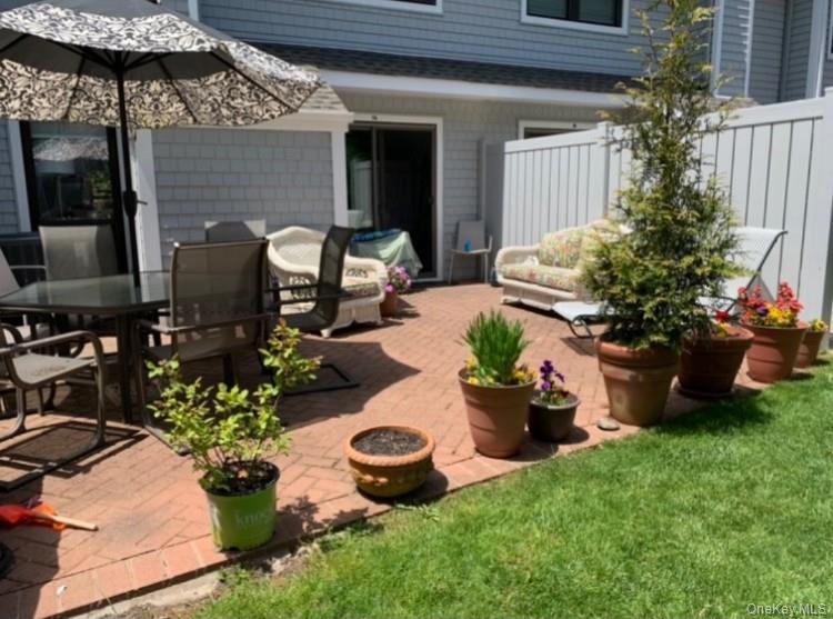 50 Hubbard Lane # 14, Southampton, NY 11968