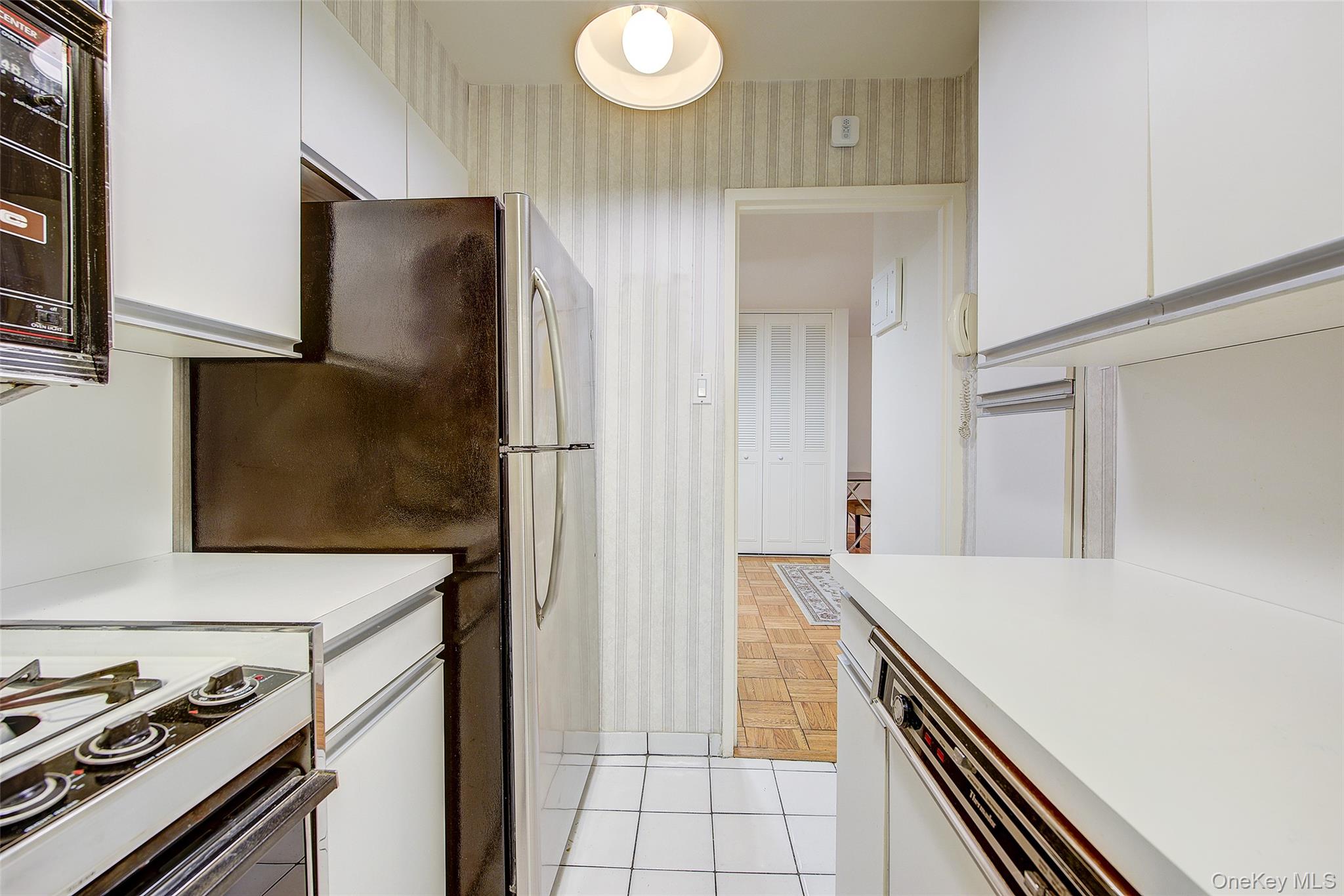 66-36 Yellowstone Boulevard # 4-A, Forest Hills, NY 11375