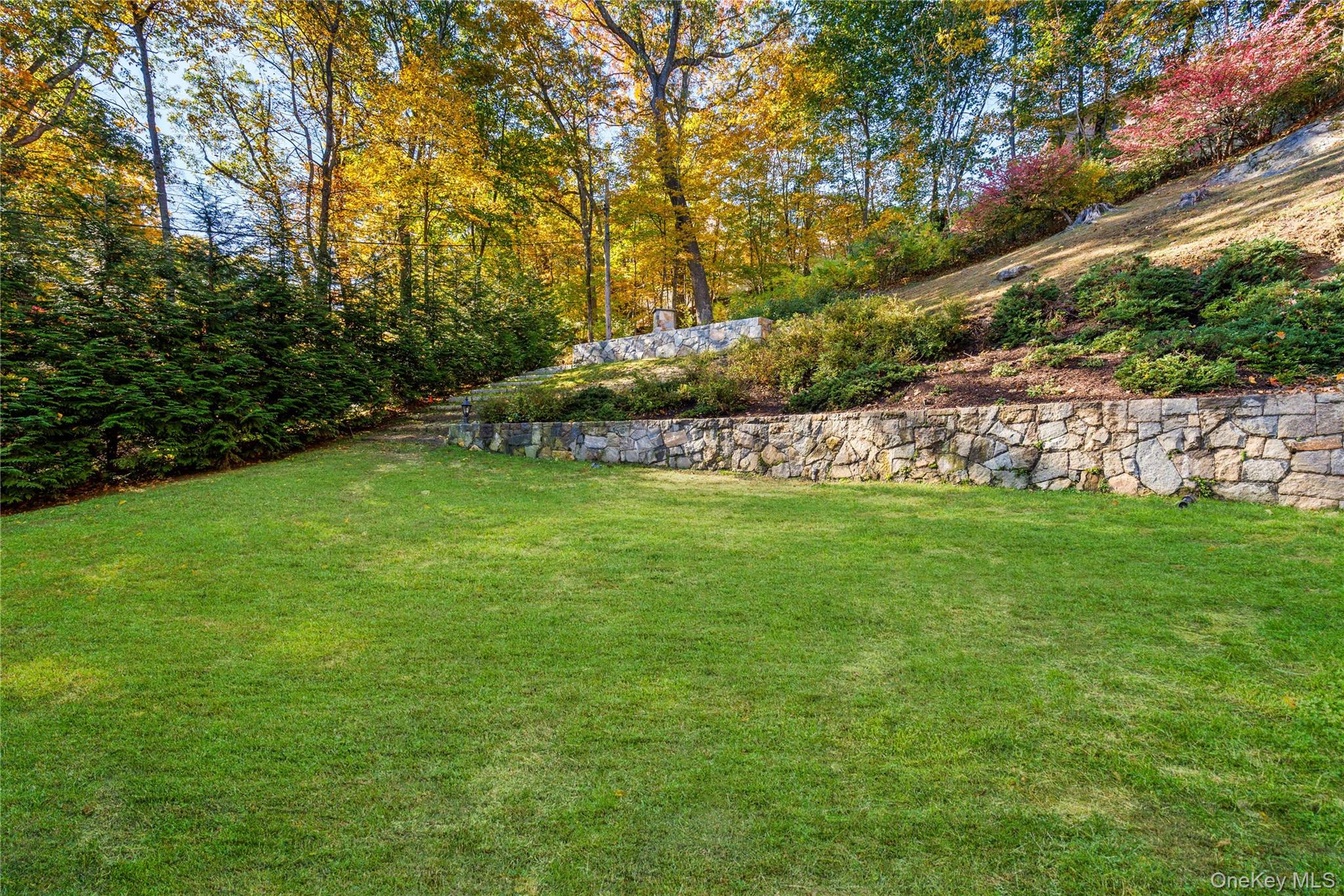 16 Highclere Lane # A, Valhalla, NY 10595