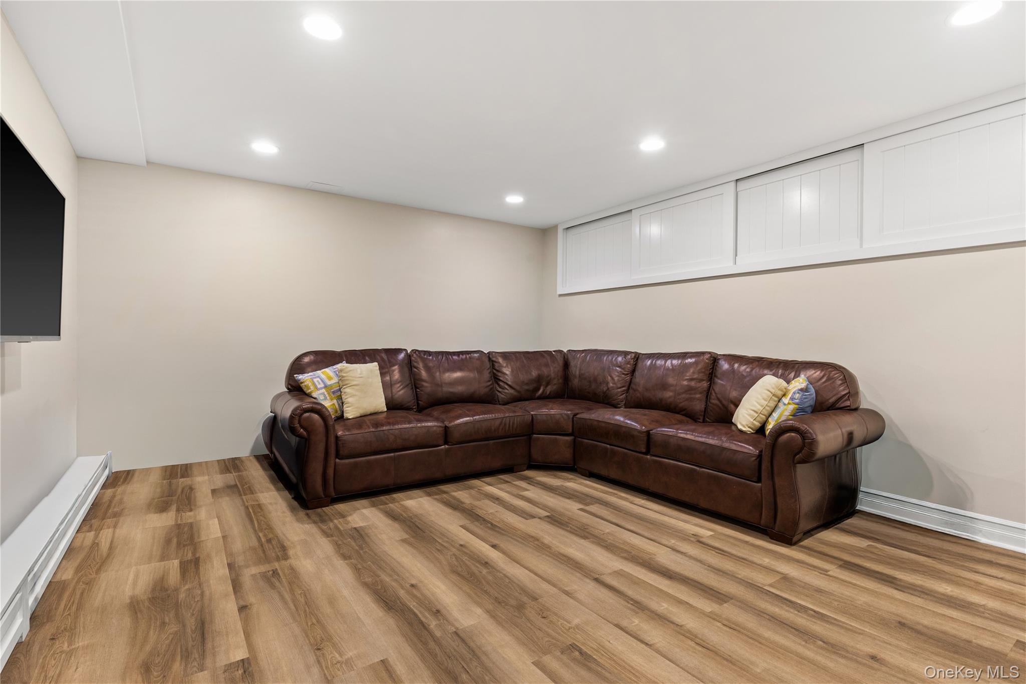 16 Highclere Lane # A, Valhalla, NY 10595