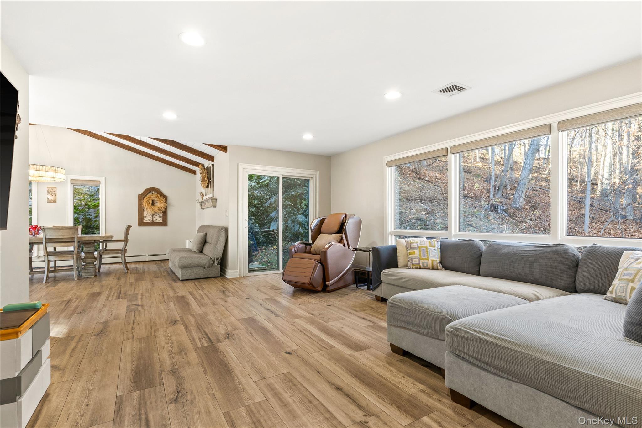 16 Highclere Lane # A, Valhalla, NY 10595