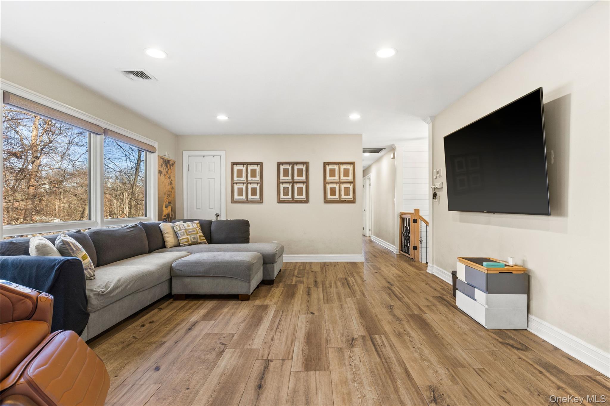 16 Highclere Lane # A, Valhalla, NY 10595