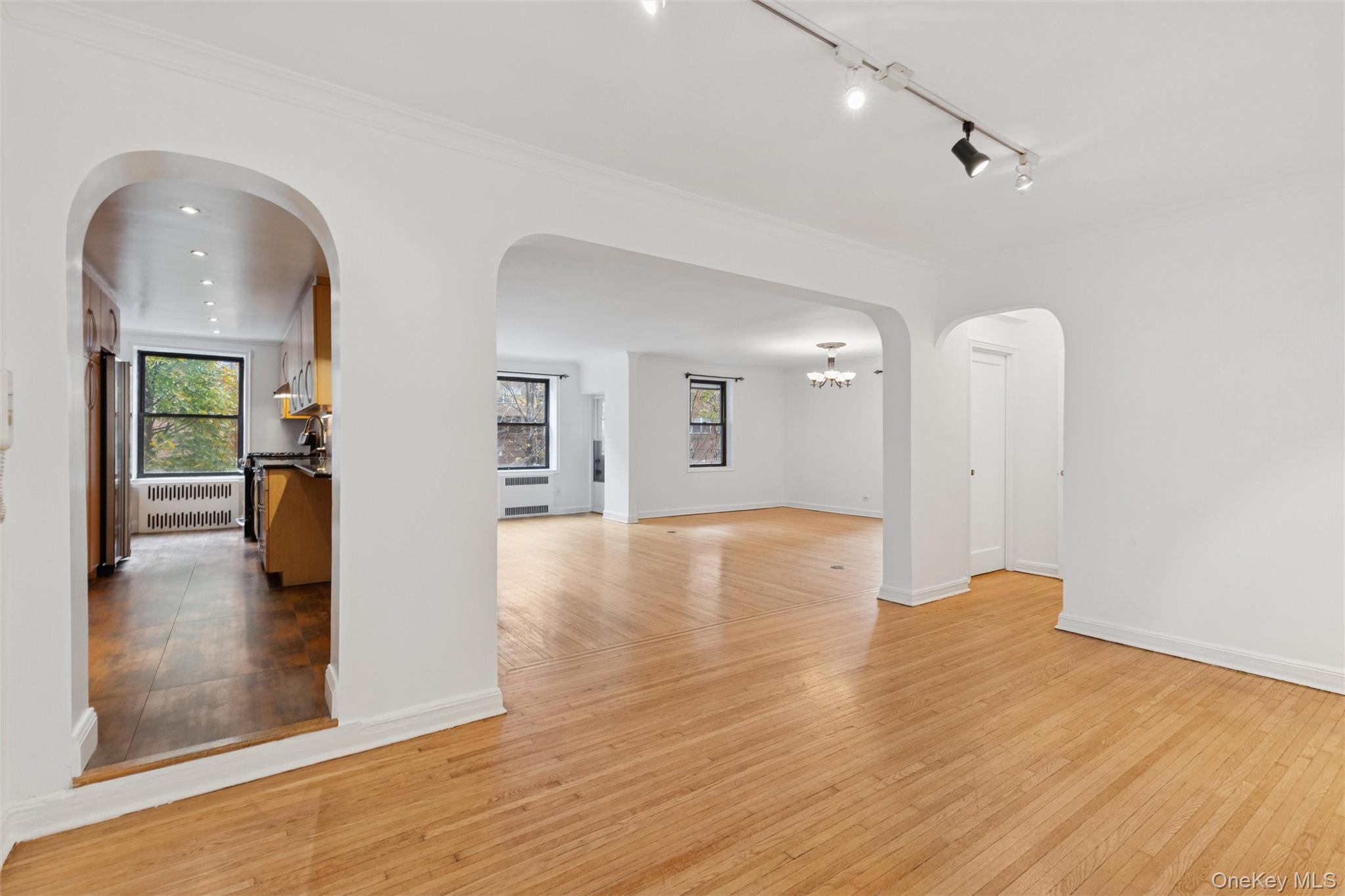 69-40 Yellowstone Boulevard # #121, Forest Hills, NY 11375