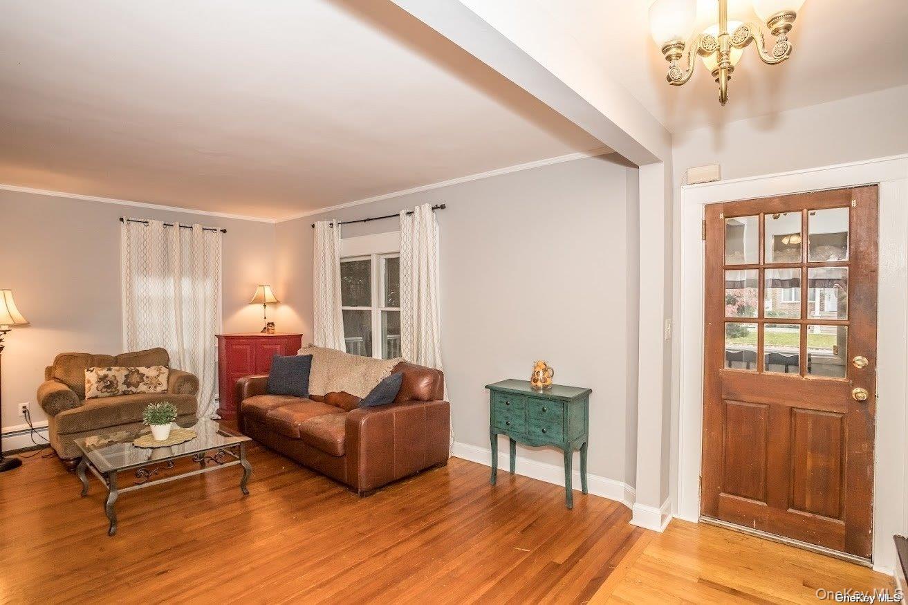 2 Elm Place, Glen Head, NY 11545