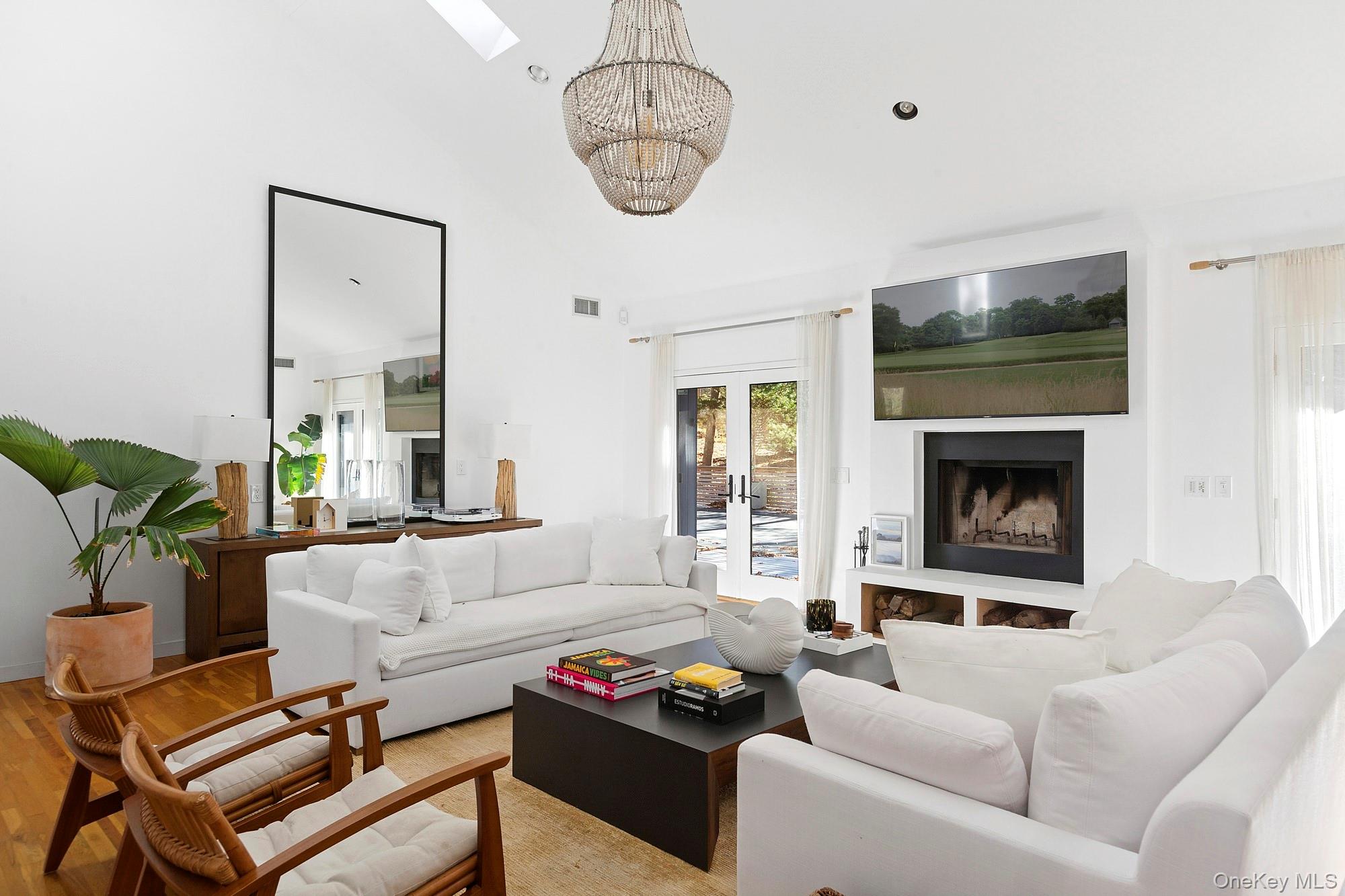 6 James Street, East Hampton, NY 11937