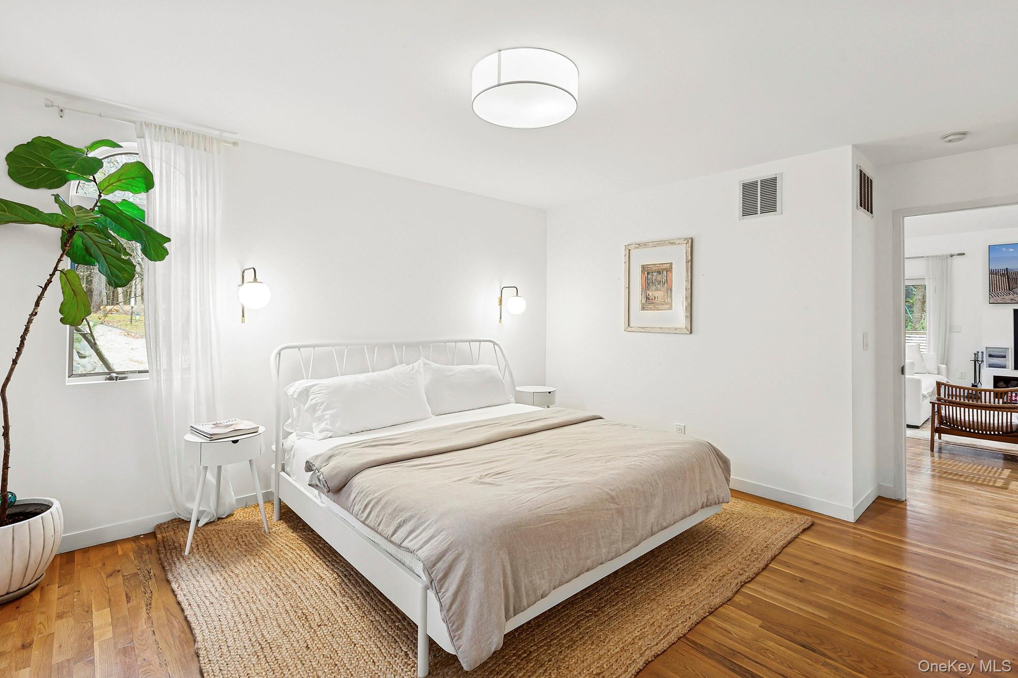 6 James Street, East Hampton, NY 11937