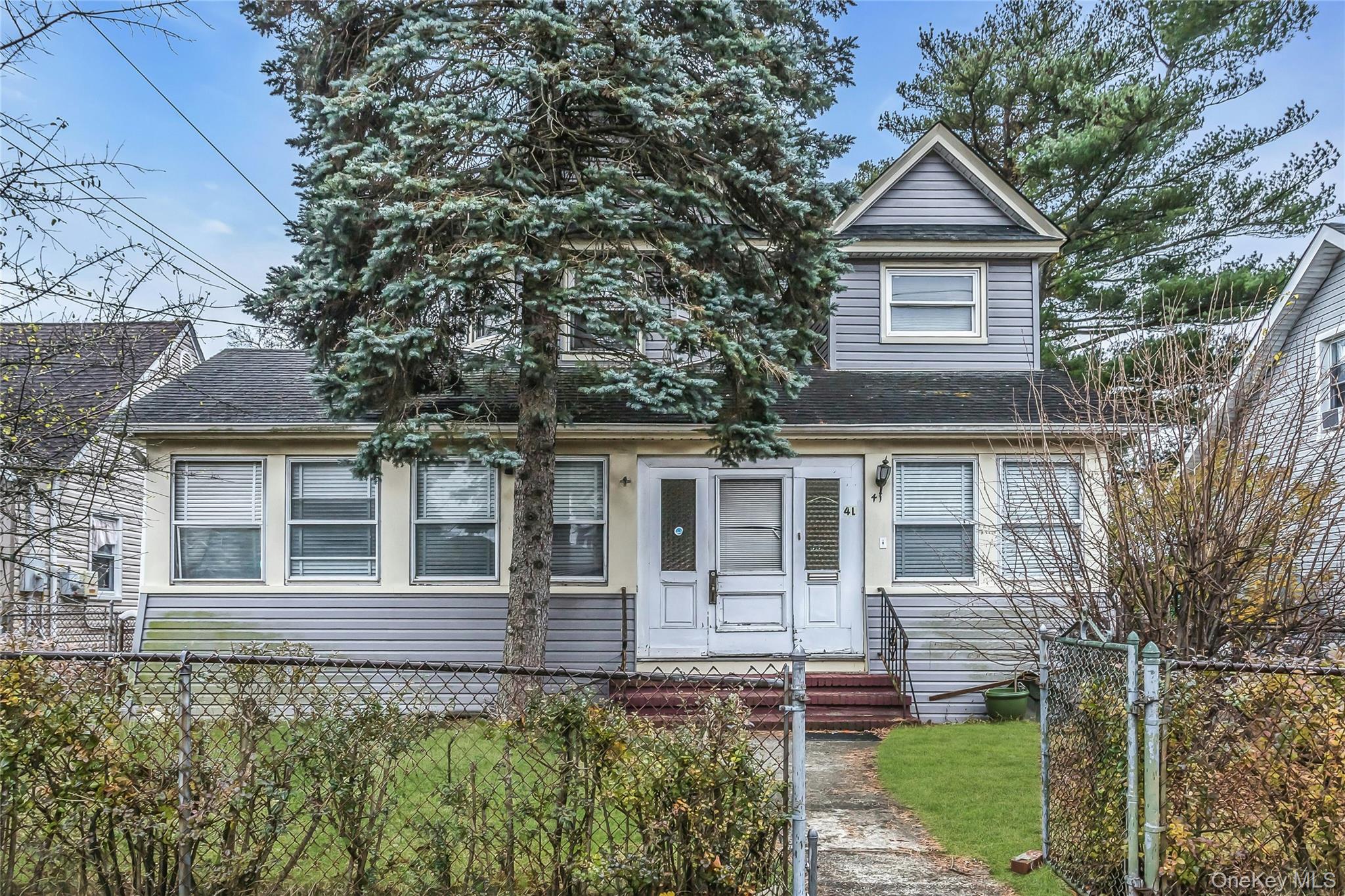 41 W Fulton Avenue, Roosevelt, NY 11575