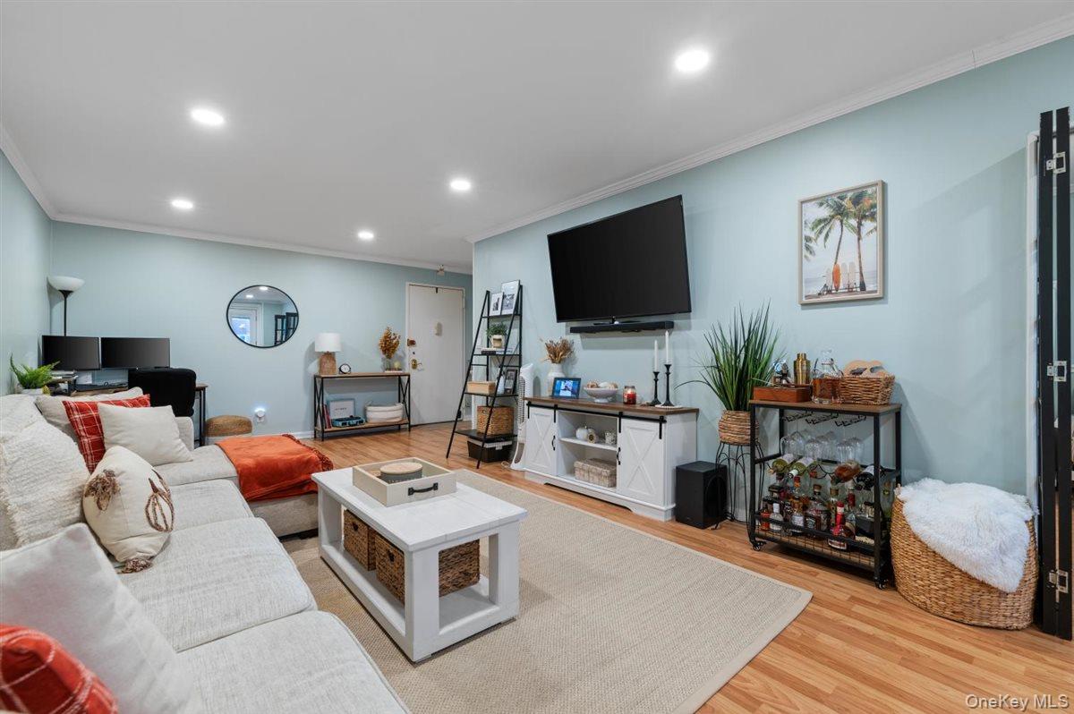 700 Shore Road # 7Y, Long Beach, NY 11561