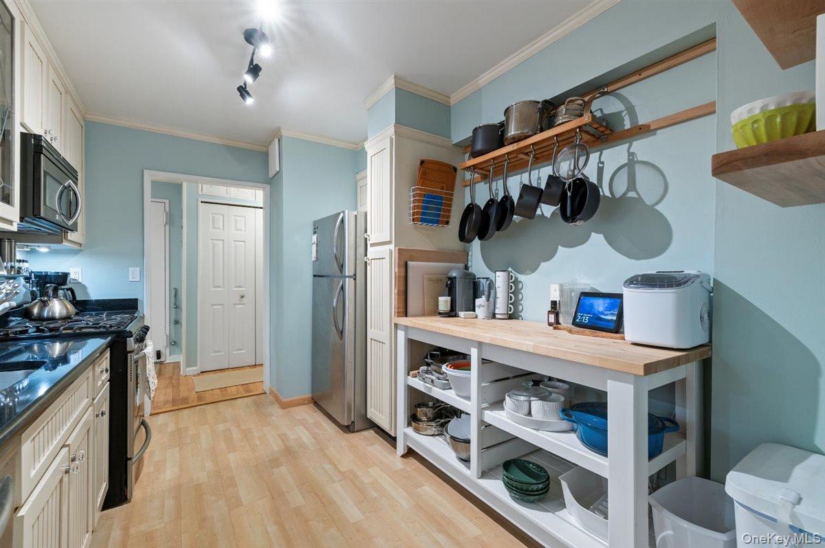 700 Shore Road # 7Y, Long Beach, NY 11561