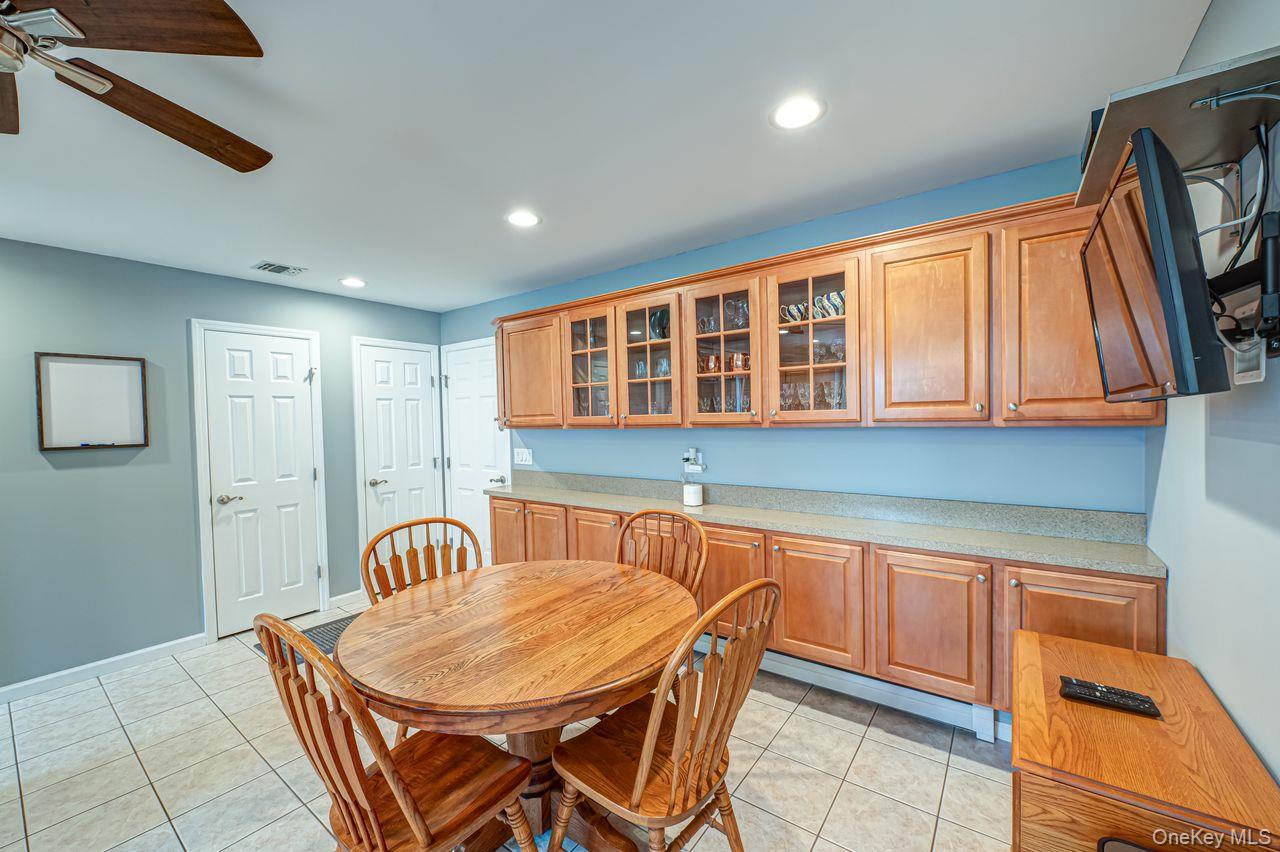 68 Vineyard Way, Aquebogue, NY 11931