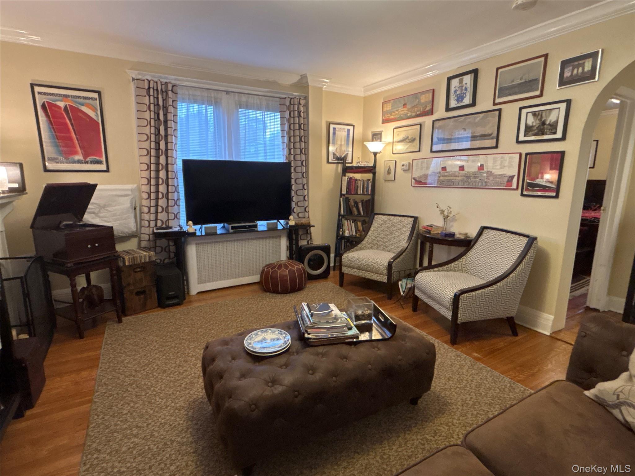 30 Hicks Lane # Apt 1, Great Neck, NY 11024