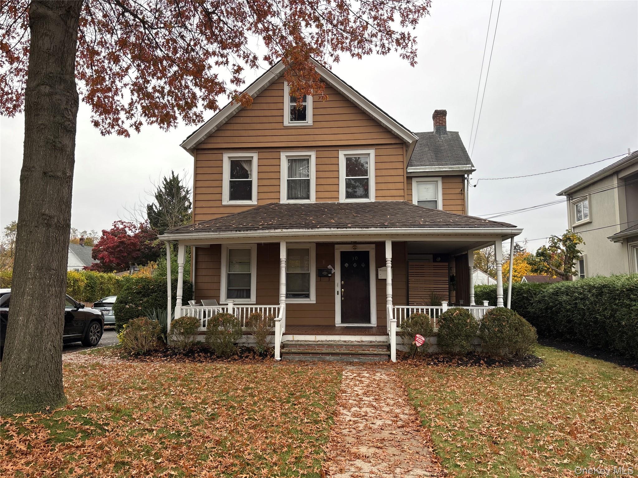 30 Hicks Lane # Apt 1, Great Neck, NY 11024