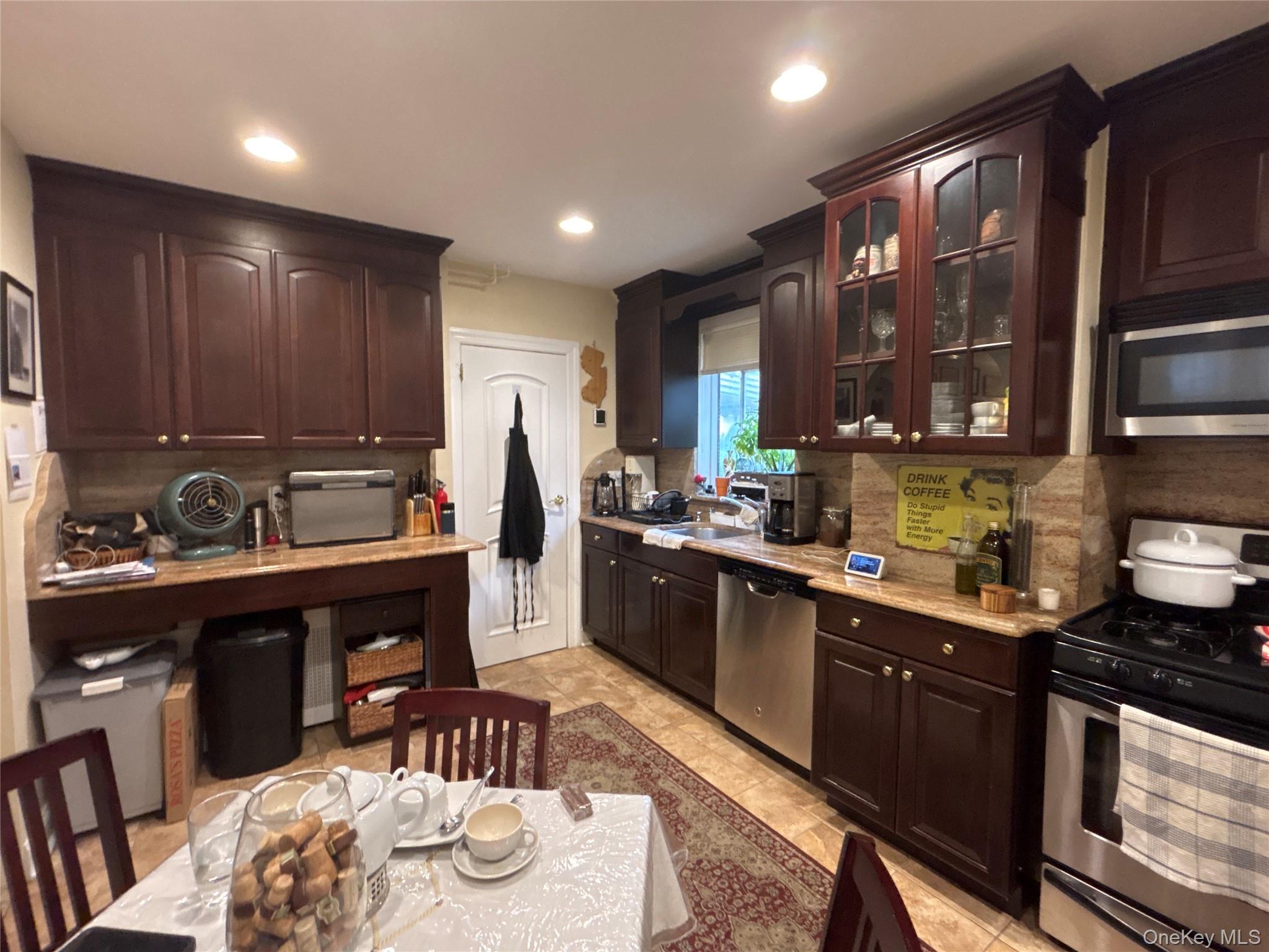 30 Hicks Lane # Apt 1, Great Neck, NY 11024