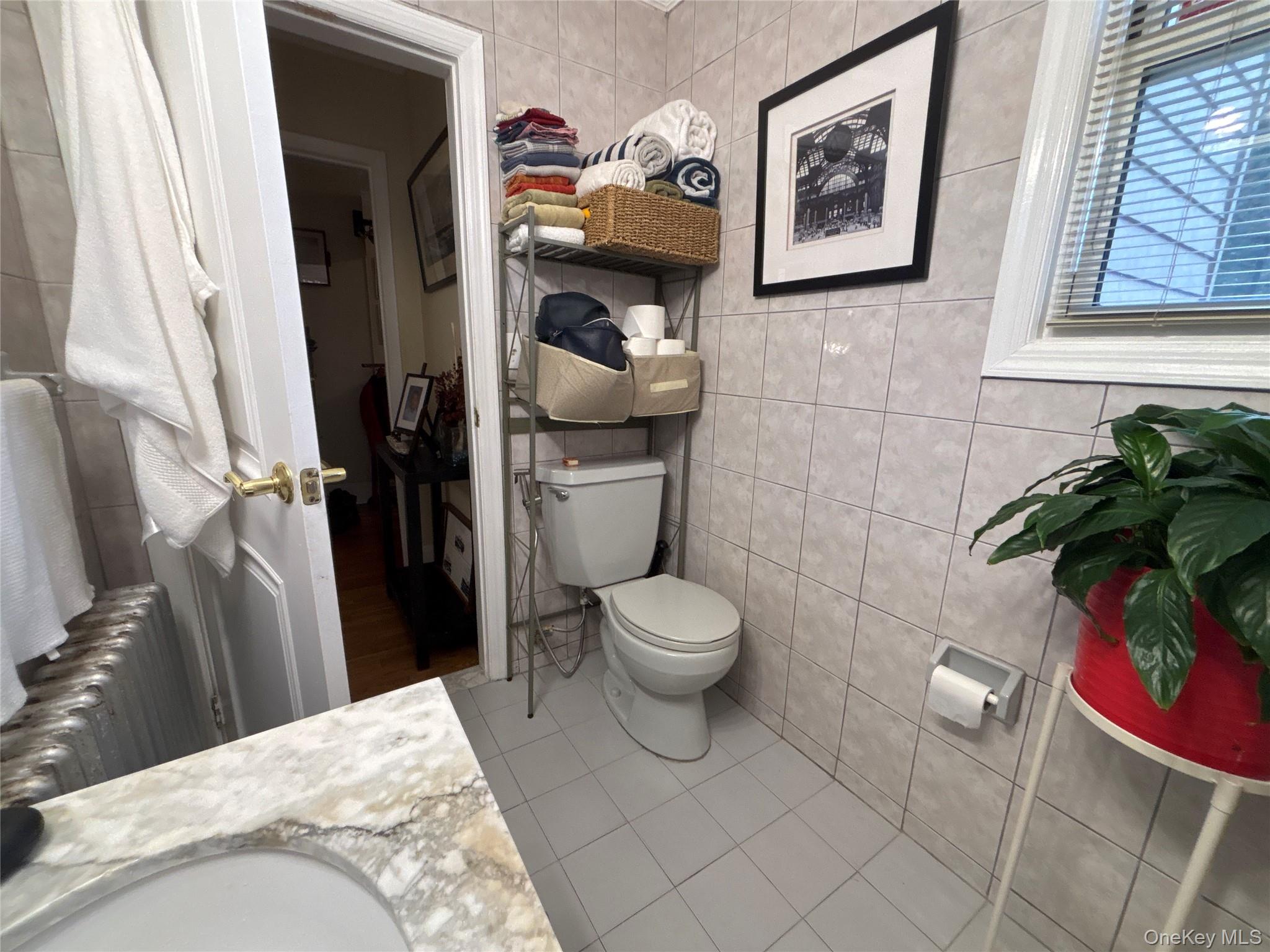 30 Hicks Lane # Apt 1, Great Neck, NY 11024