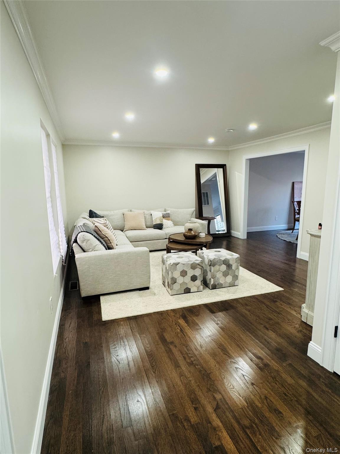 11 Elm Street, Islip, NY 11751