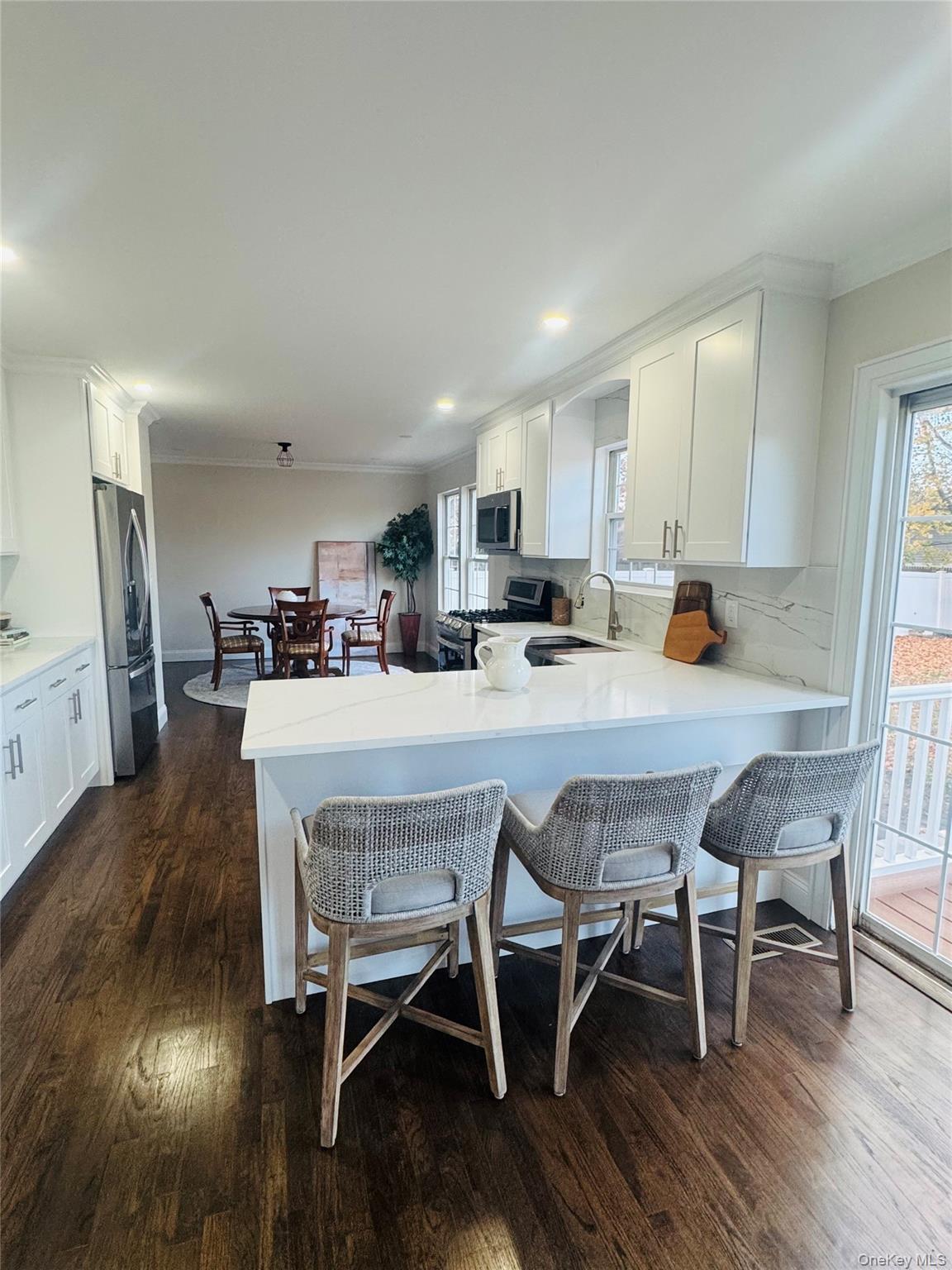 11 Elm Street, Islip, NY 11751