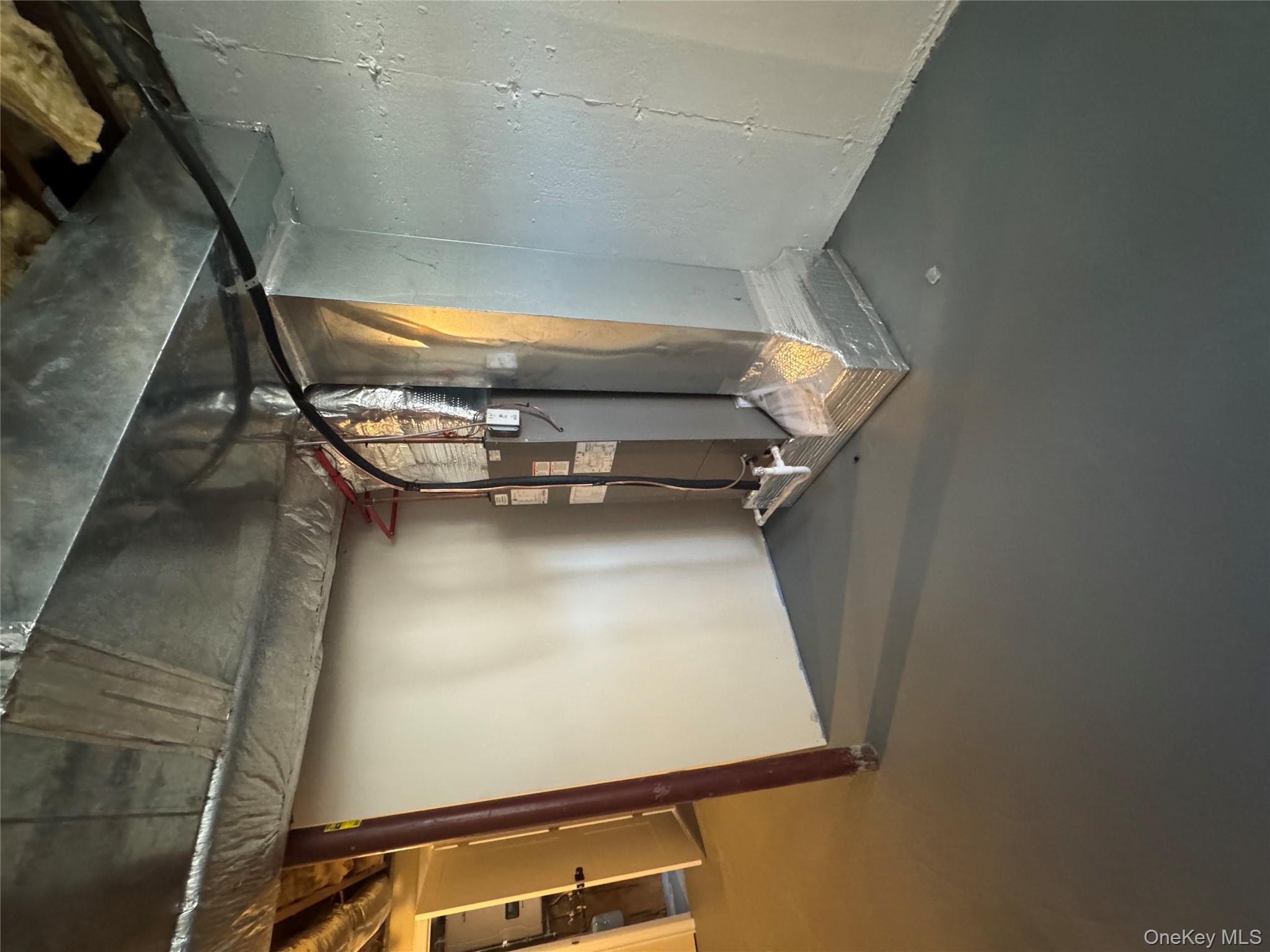 11 Elm Street, Islip, NY 11751