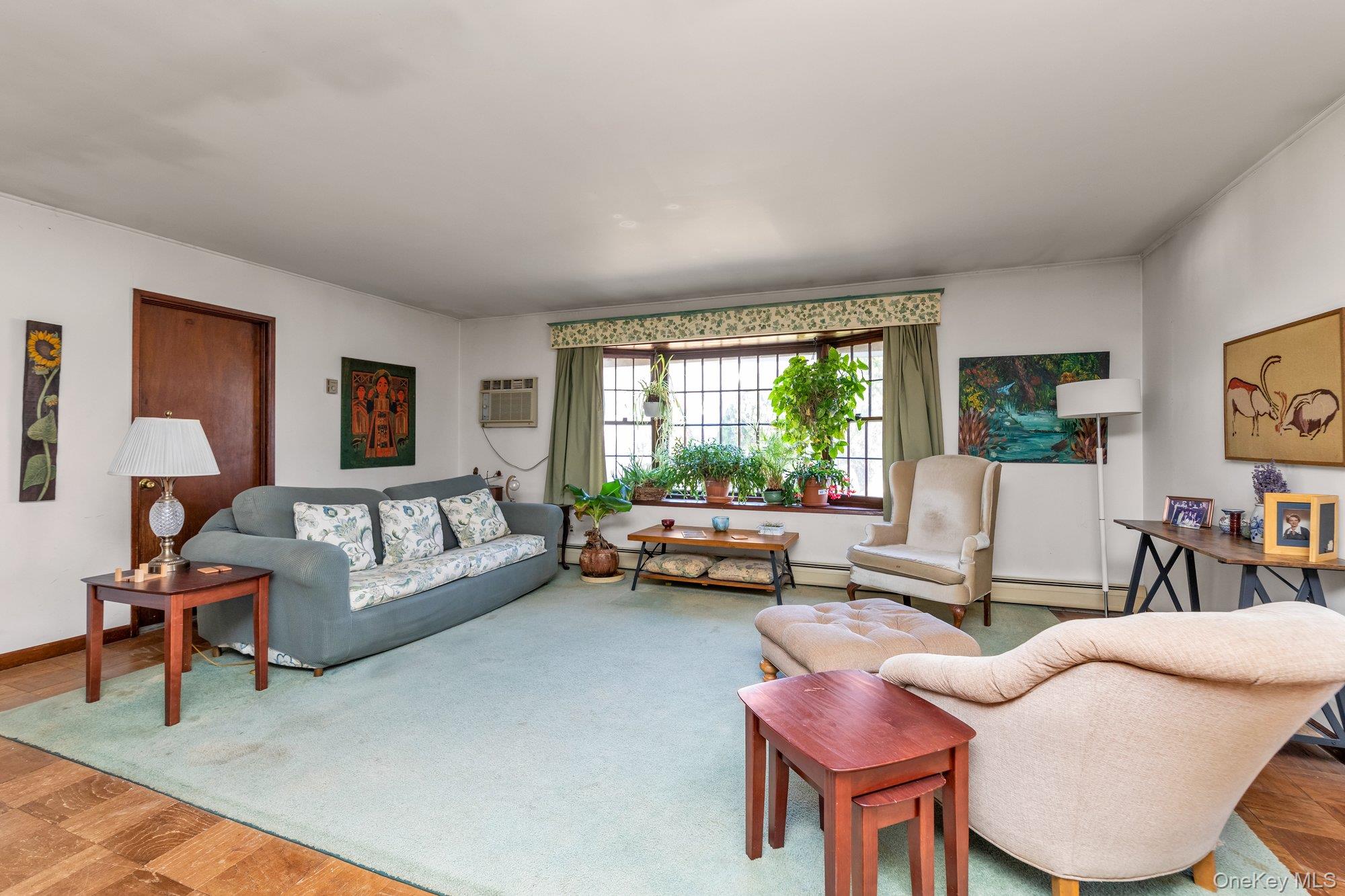 25 March Lane, Westbury, NY 11590