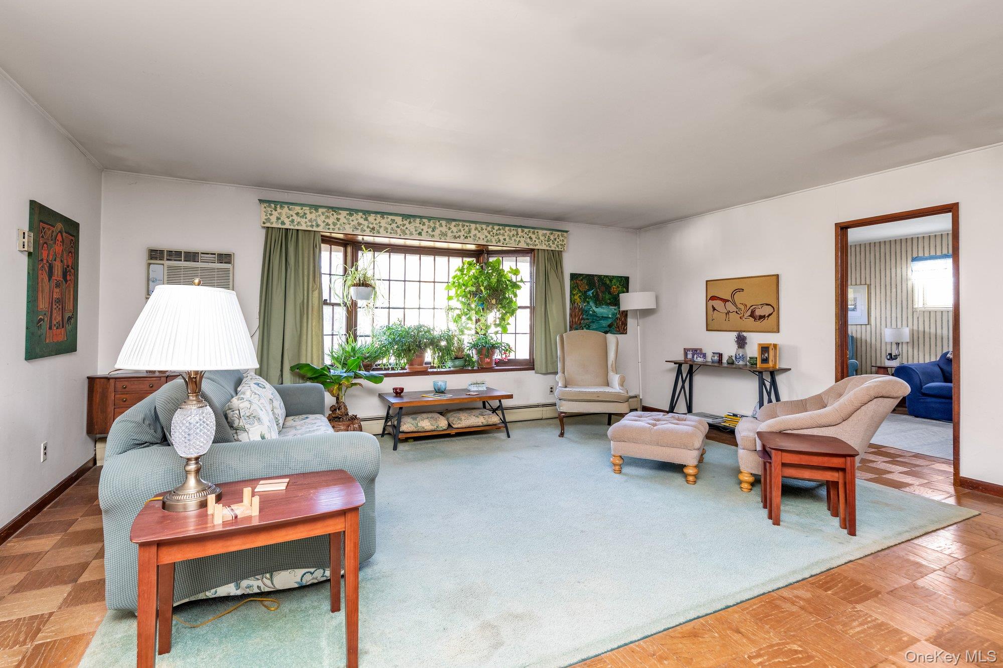 25 March Lane, Westbury, NY 11590