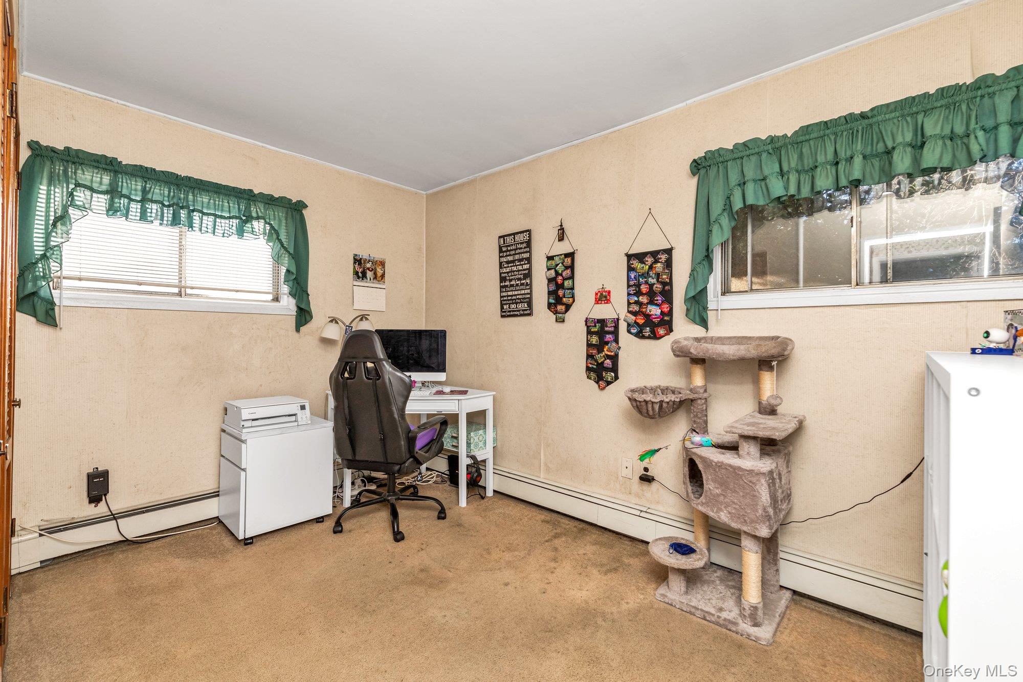 25 March Lane, Westbury, NY 11590