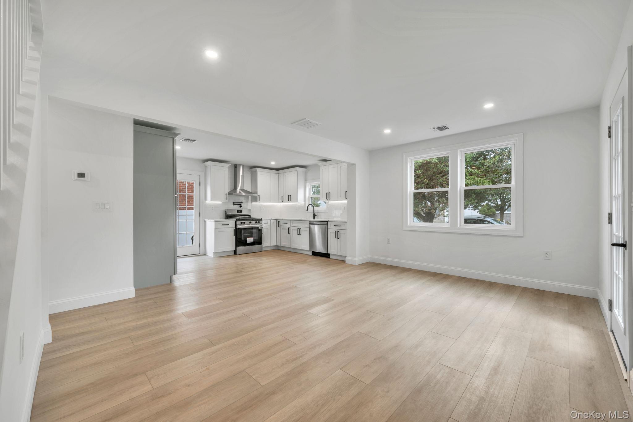 215 W Marie Street, Hicksville, NY 11801