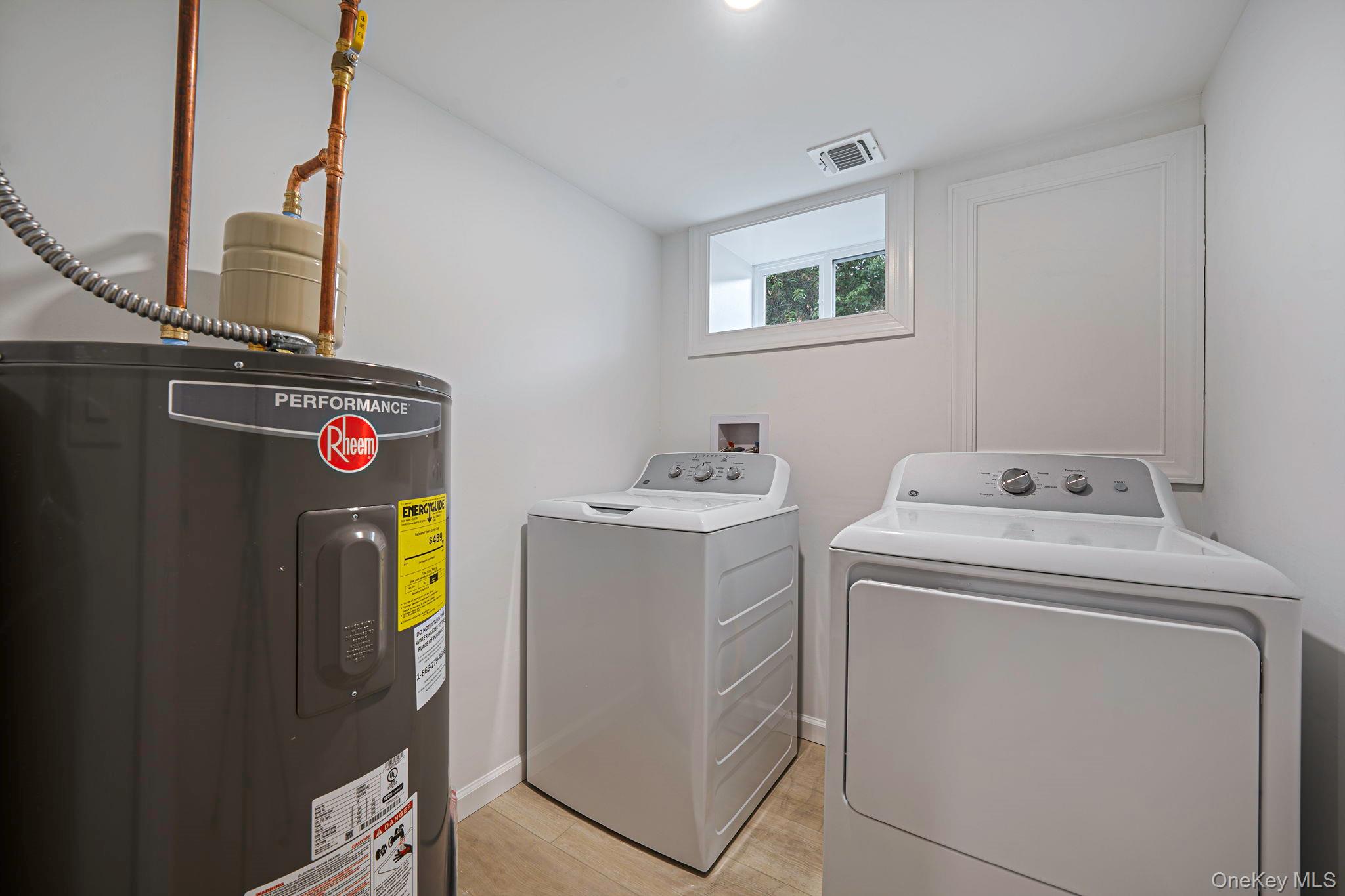 215 W Marie Street, Hicksville, NY 11801