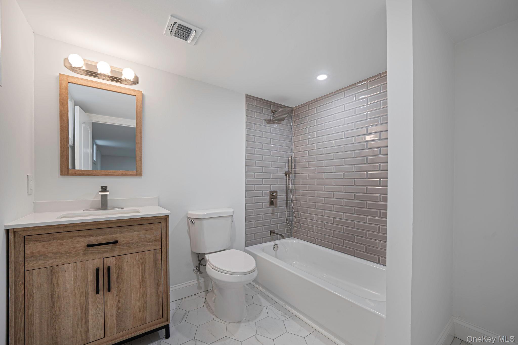 215 W Marie Street, Hicksville, NY 11801