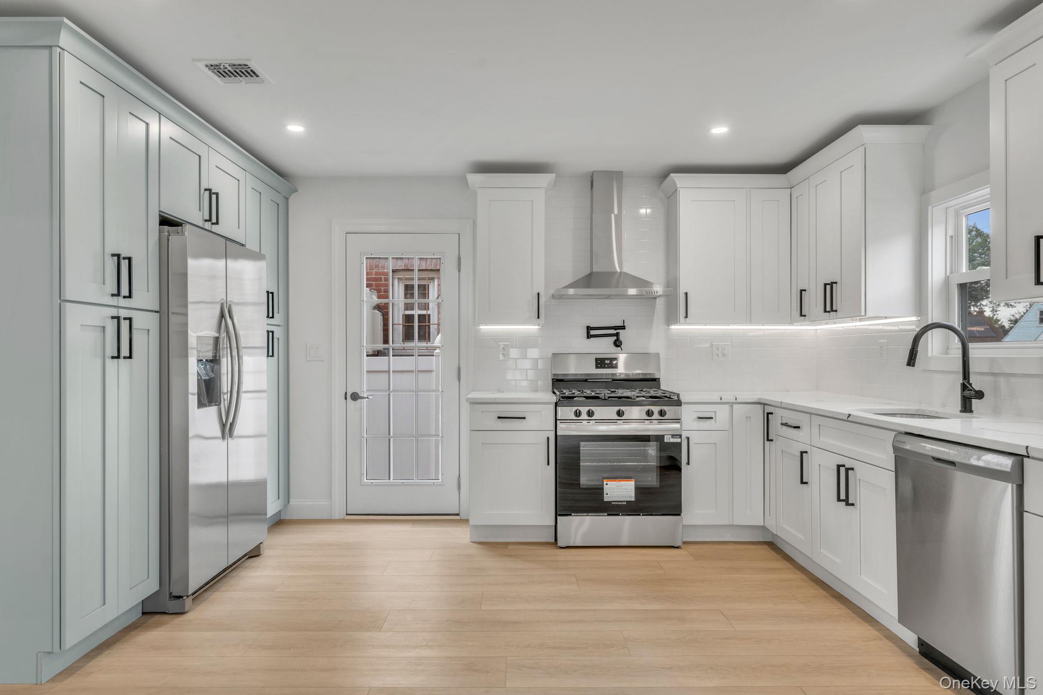 215 W Marie Street, Hicksville, NY 11801