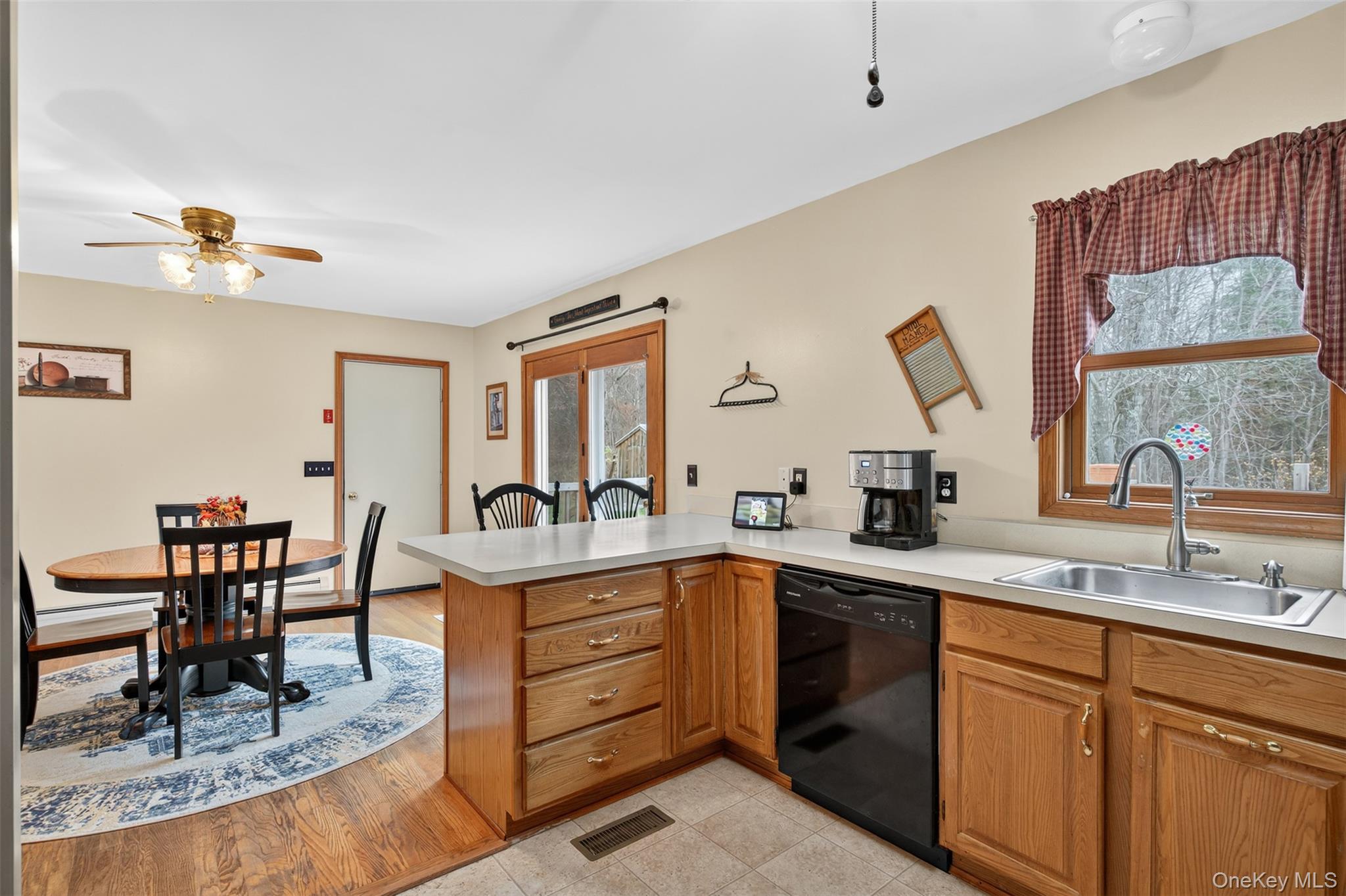 10 Carly Drive, Highland, NY 12528