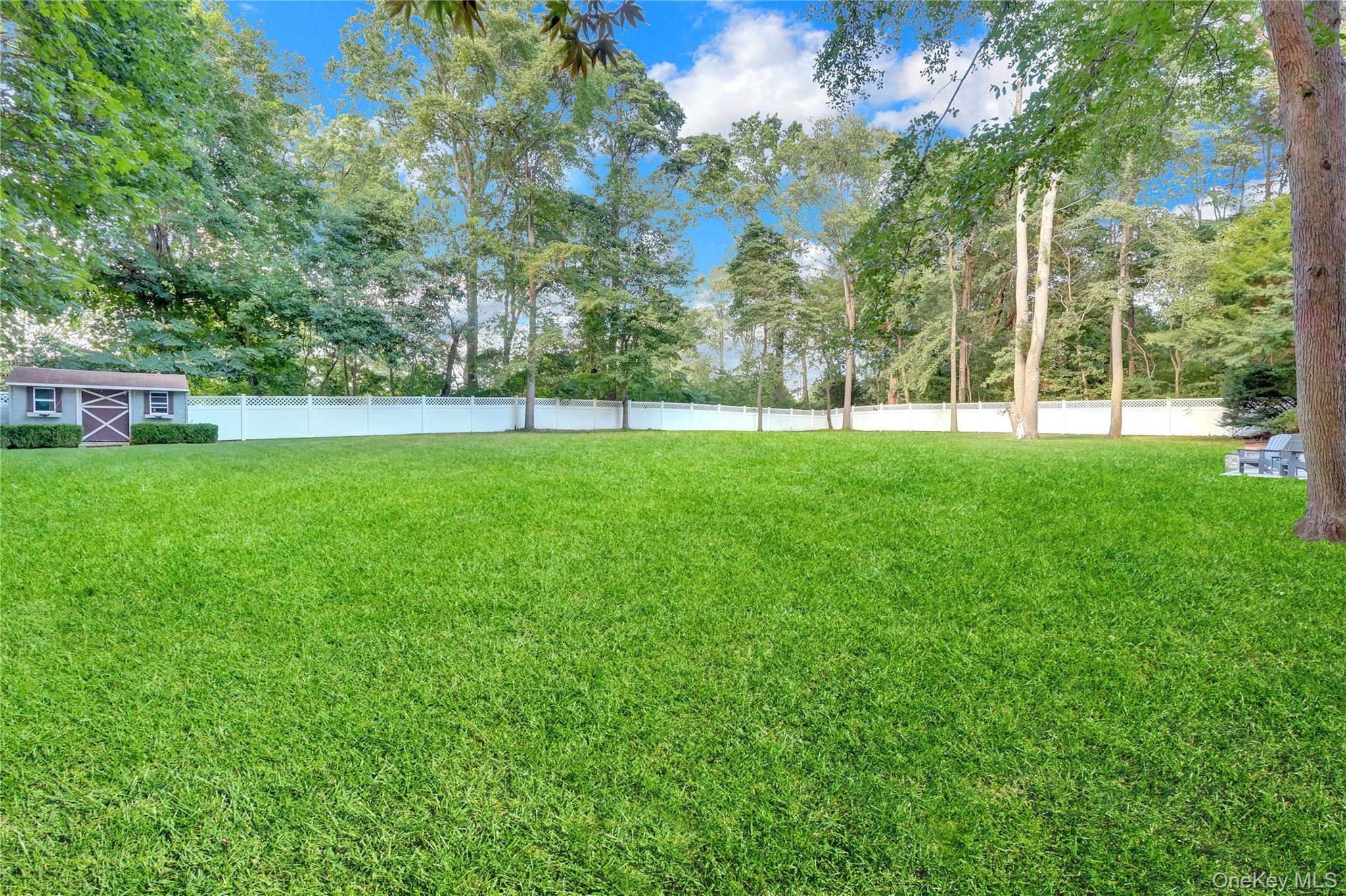 5 Robin Lane, Huntington, NY 11743