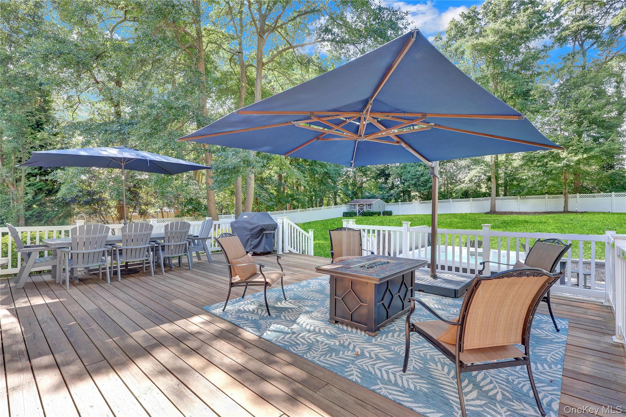 5 Robin Lane, Huntington, NY 11743