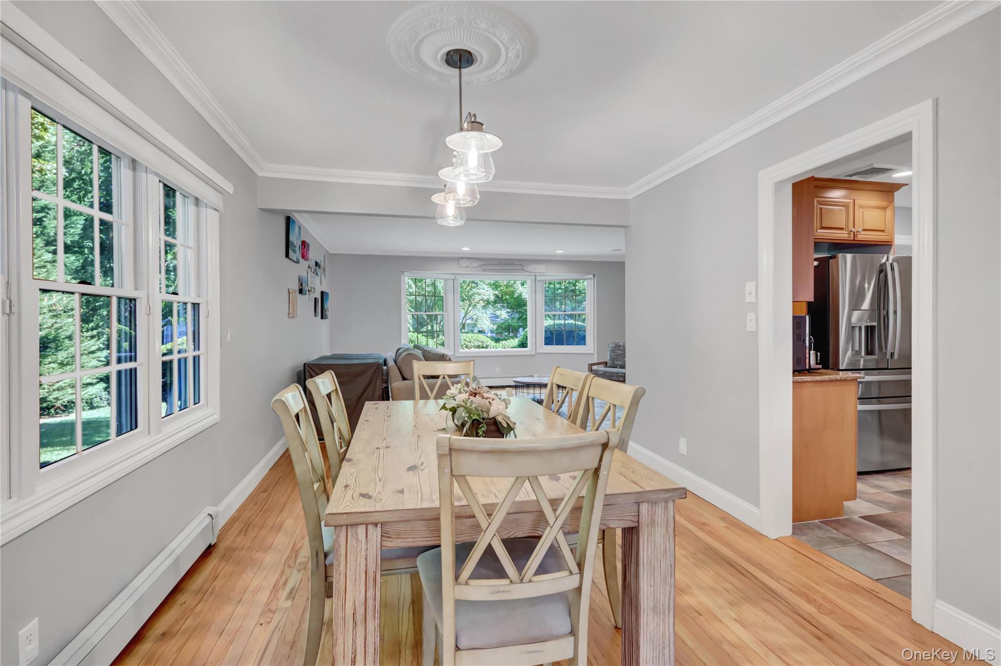 5 Robin Lane, Huntington, NY 11743